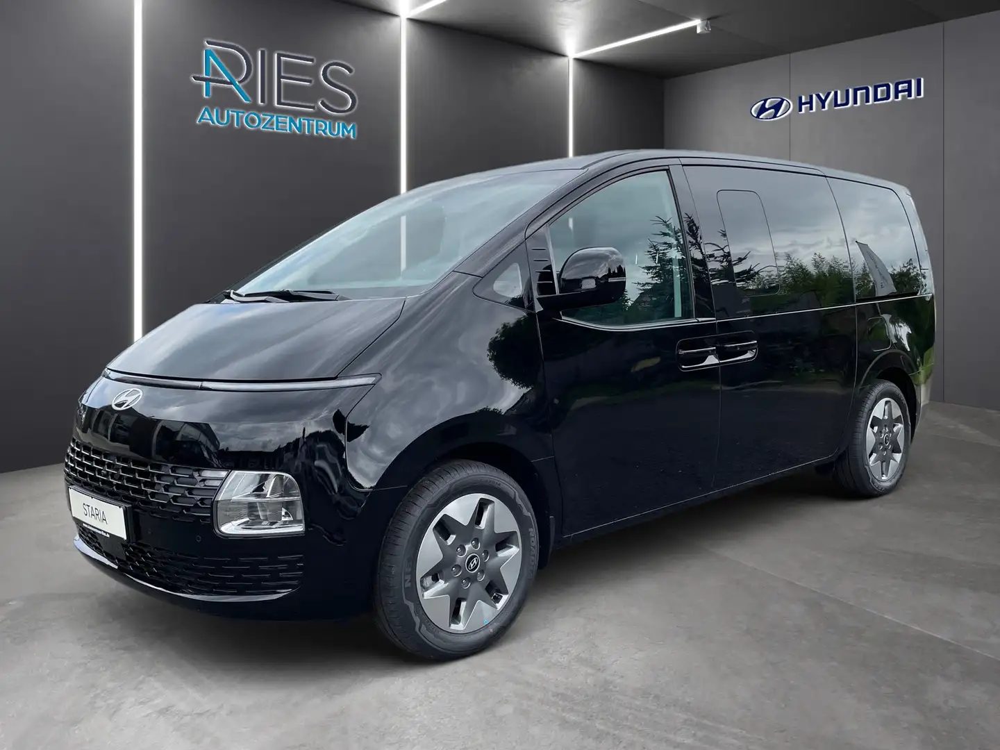 Hyundai STARIA 1.6 Prime 360*KlimaA*LED*Leder*Navi*Pano Schwarz - 2