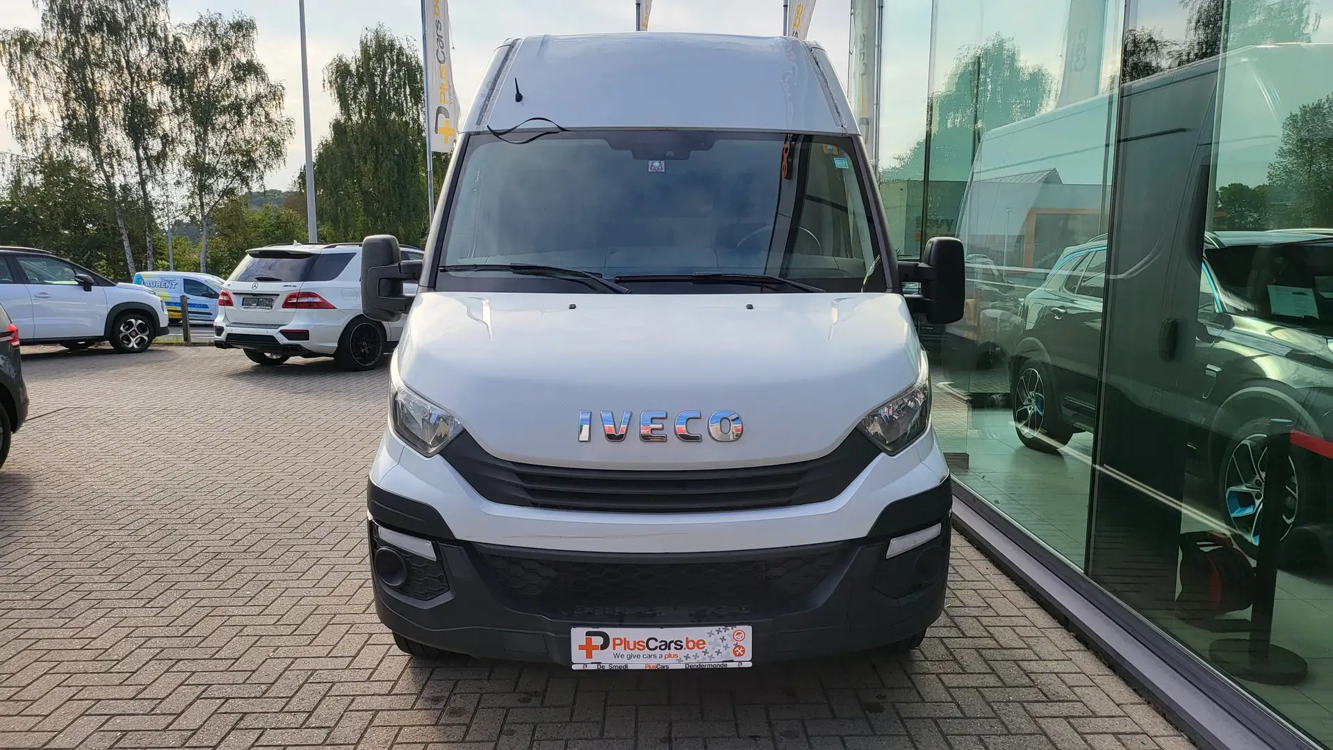 Iveco Daily 35S12~10.000 ex. btw~Kasten~Radio~Airco~SideSkirts Blanc - 2