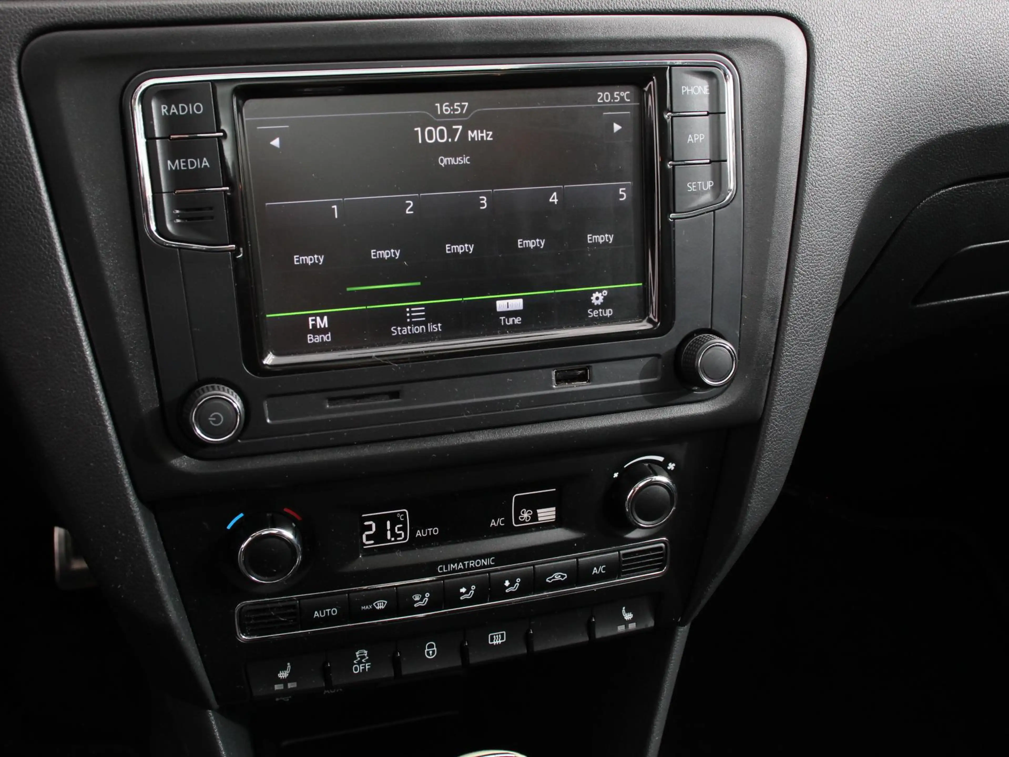 Skoda Rapid/Spaceback 1.4 TSI 122pk Automaat Elegance Style Panorama dak — photo 13
