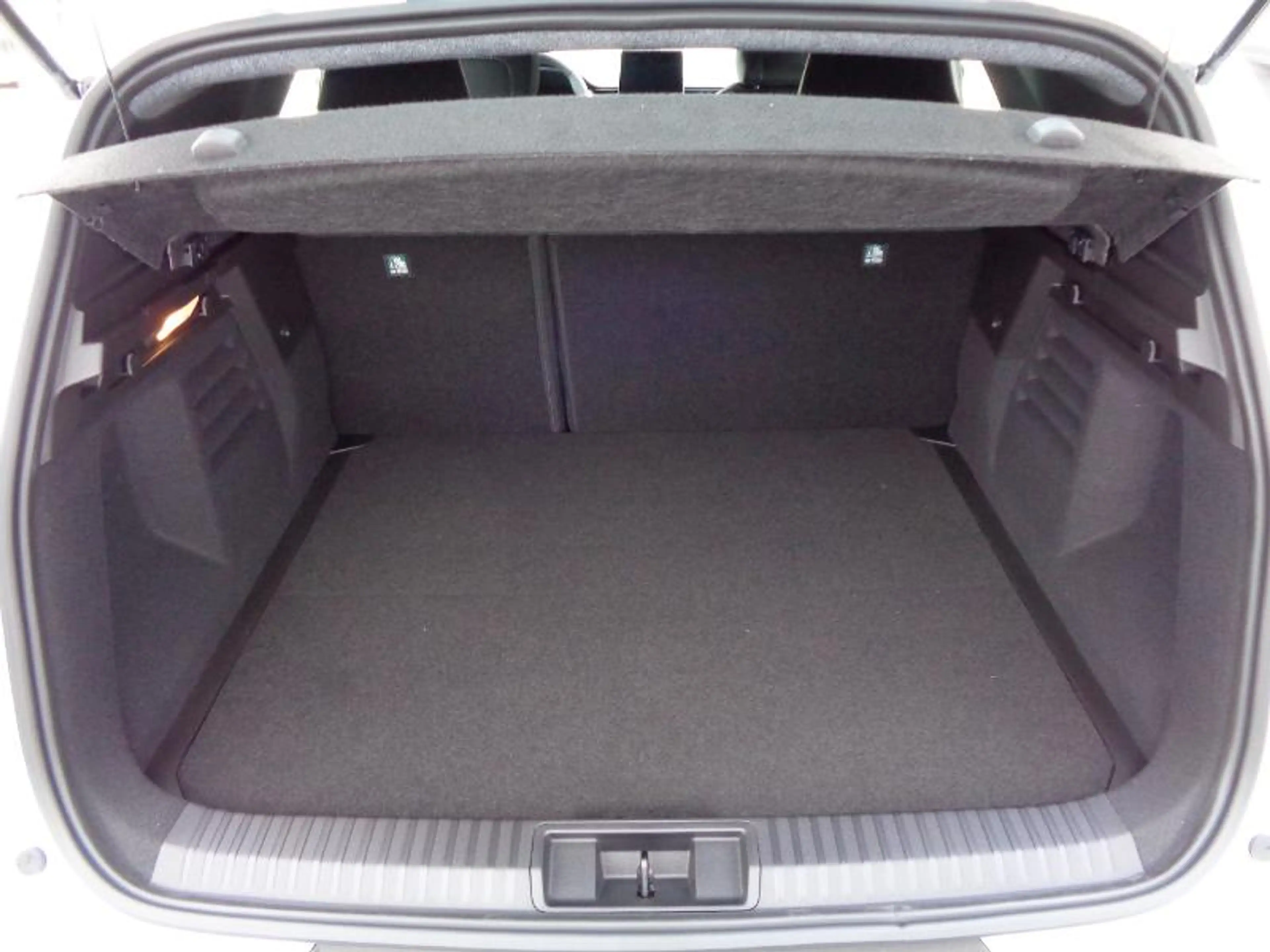 Mitsubishi Grandis Diamant PLUS 1.8 Hybrid — photo 6