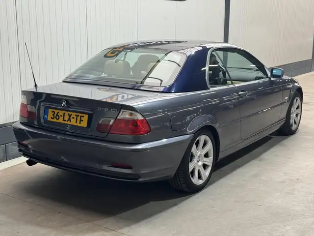 BMW 3 Series view 6