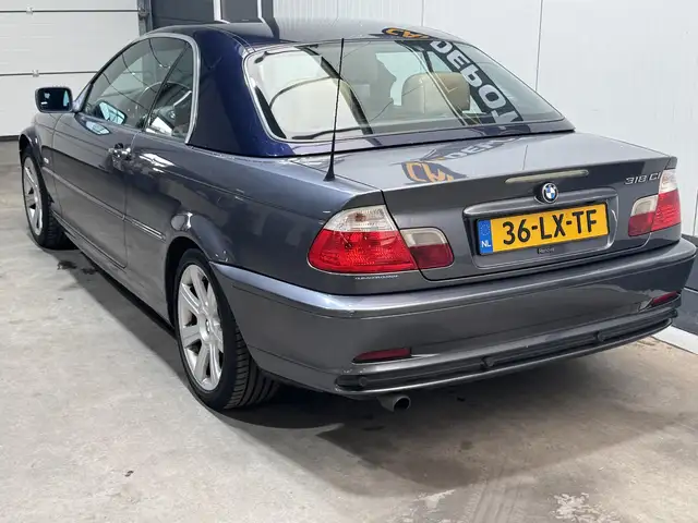 BMW 3 Series view 9