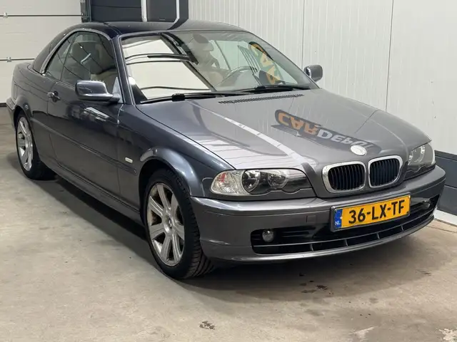 BMW 3 Series view 4