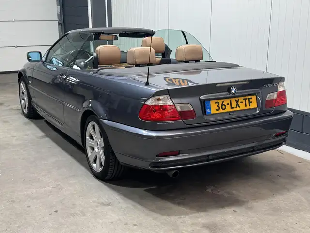 BMW 3 Series view 10