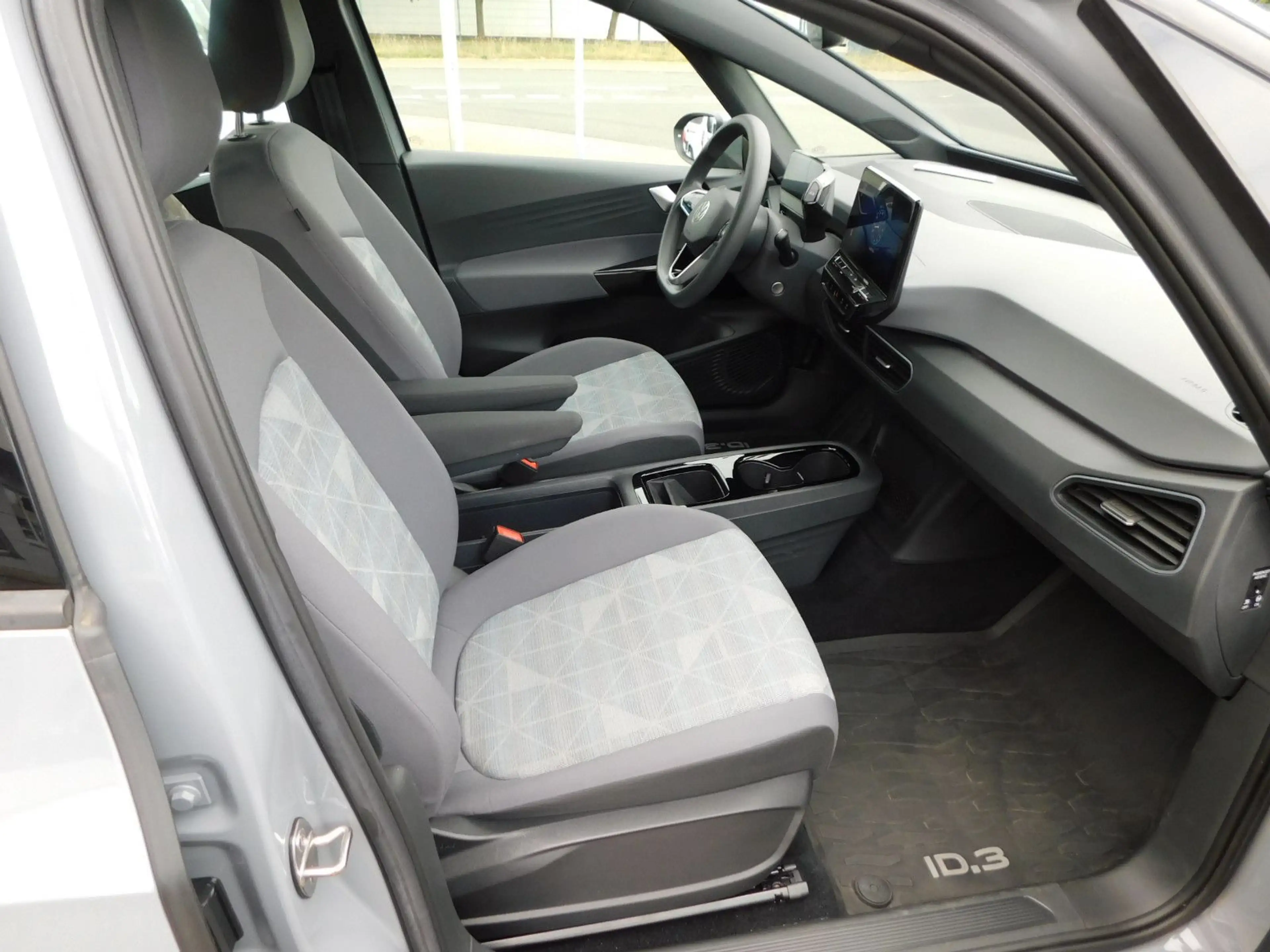 Volkswagen ID.3 Pro 107 kW — photo 11