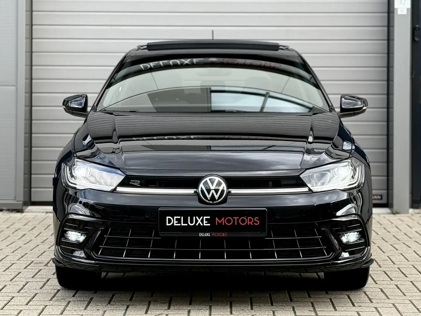 Volkswagen Polo 1.0 TSI R-Line DSG BTW Pano|Camera|Lane|I.Q Zwart - 2