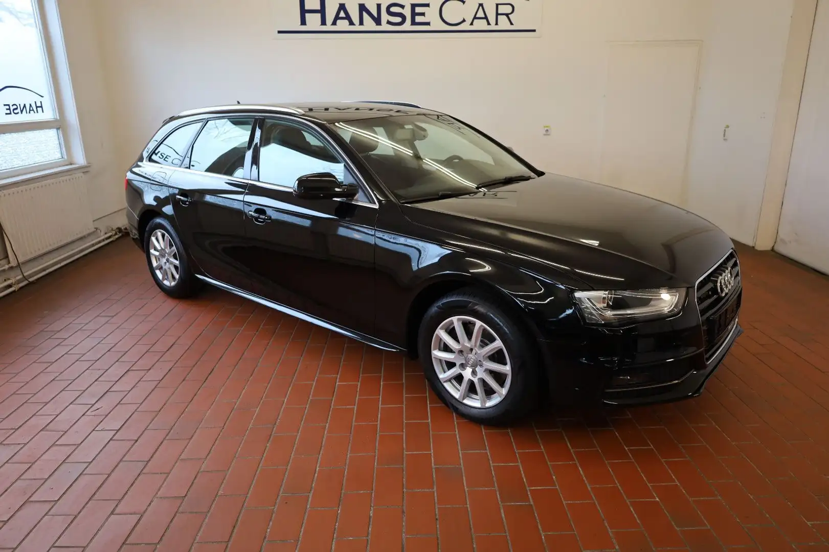 Audi A4 Avant S-Line /Leder / AHK / 1 Jahr Garantie ! Schwarz - 2