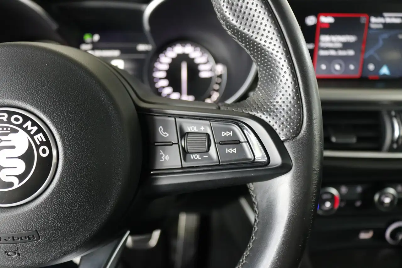 Alfa Romeo Stelvio 2.0 T AWD Veloce Ti BTW'er Clima Leder Elek., миниатюра 24