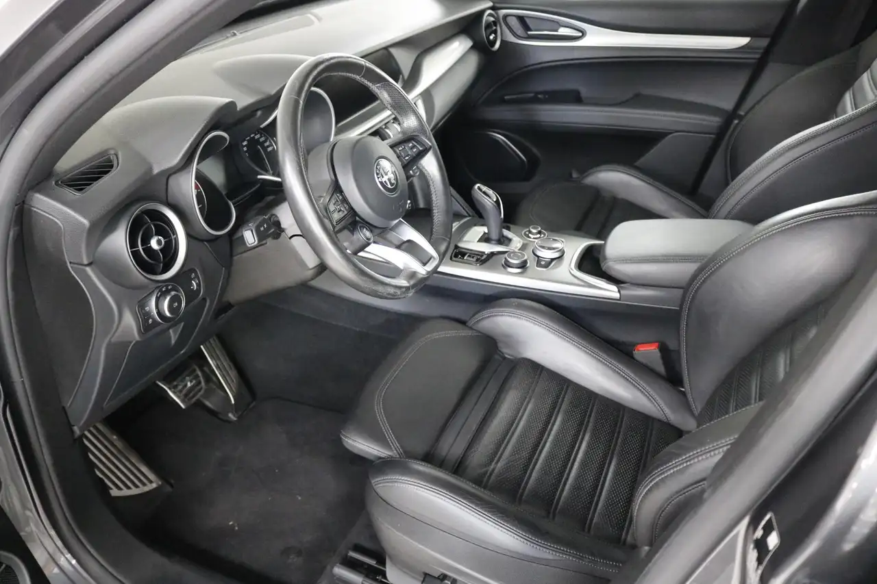Alfa Romeo Stelvio 2.0 T AWD Veloce Ti BTW'er Clima Leder Elek., миниатюра 13