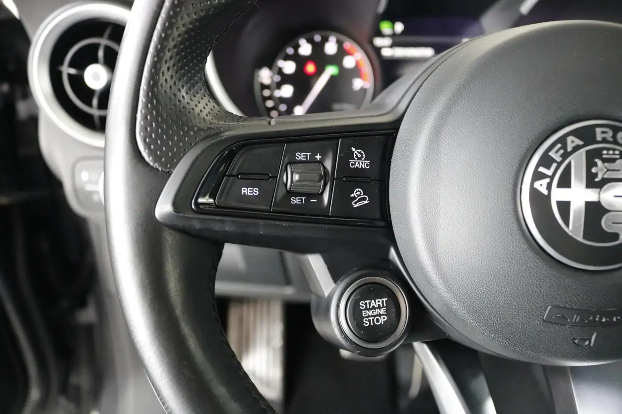 Alfa Romeo Stelvio 2.0 T AWD Veloce Ti BTW'er Clima Leder Elek., миниатюра 23