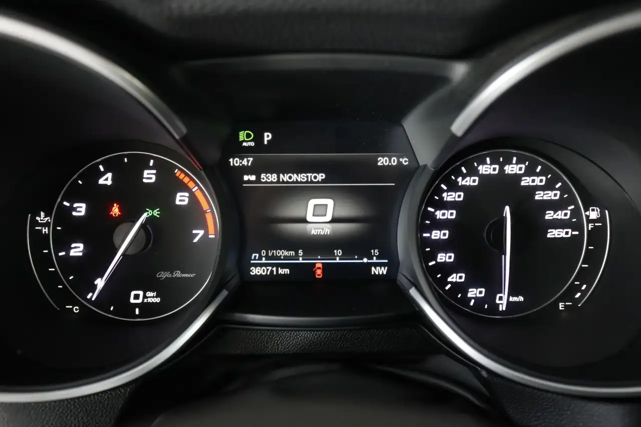 Alfa Romeo Stelvio 2.0 T AWD Veloce Ti BTW'er Clima Leder Elek., миниатюра 19