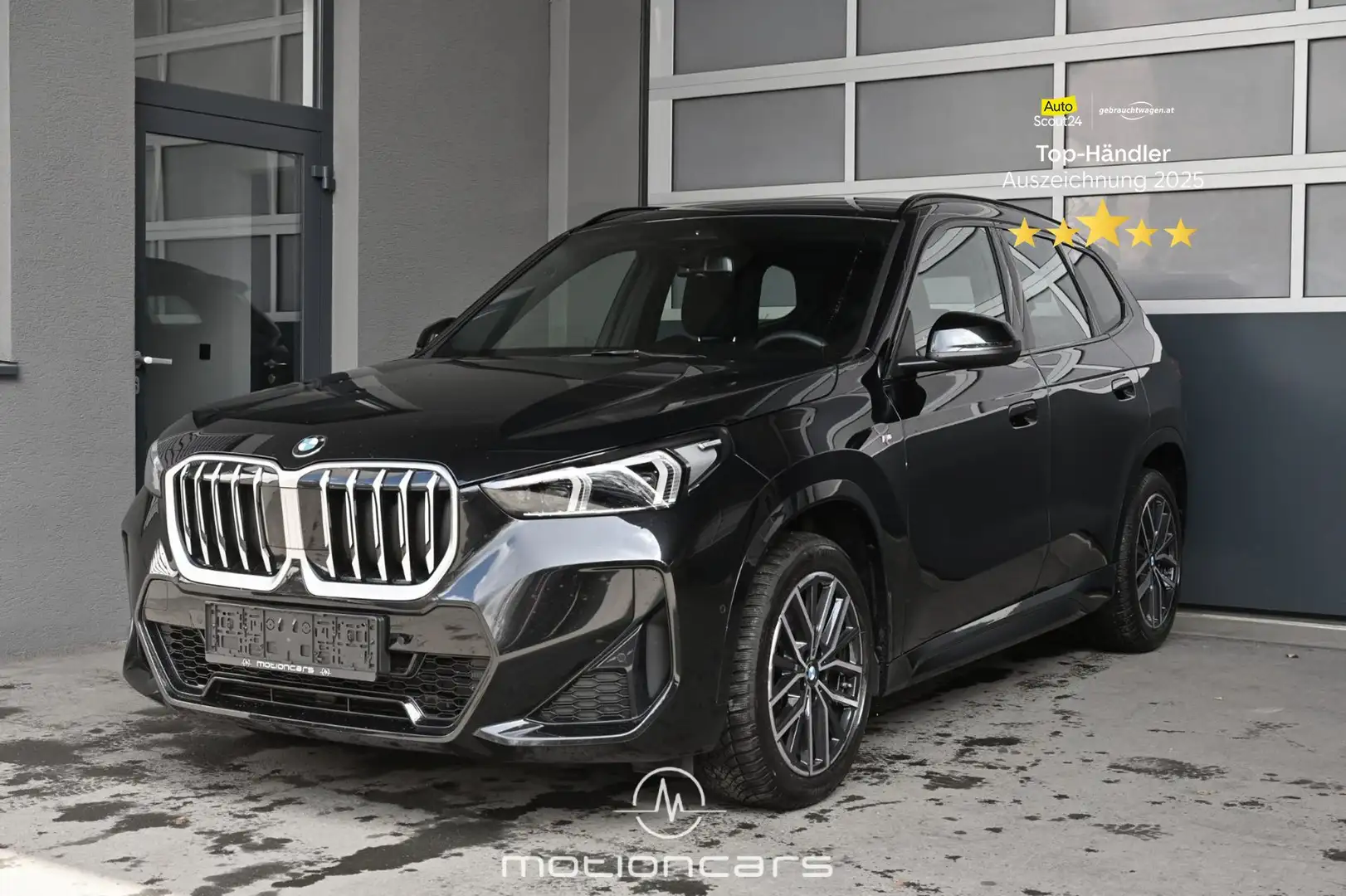 BMW X1 sDrive 18i M-Sport Schwarz - 1