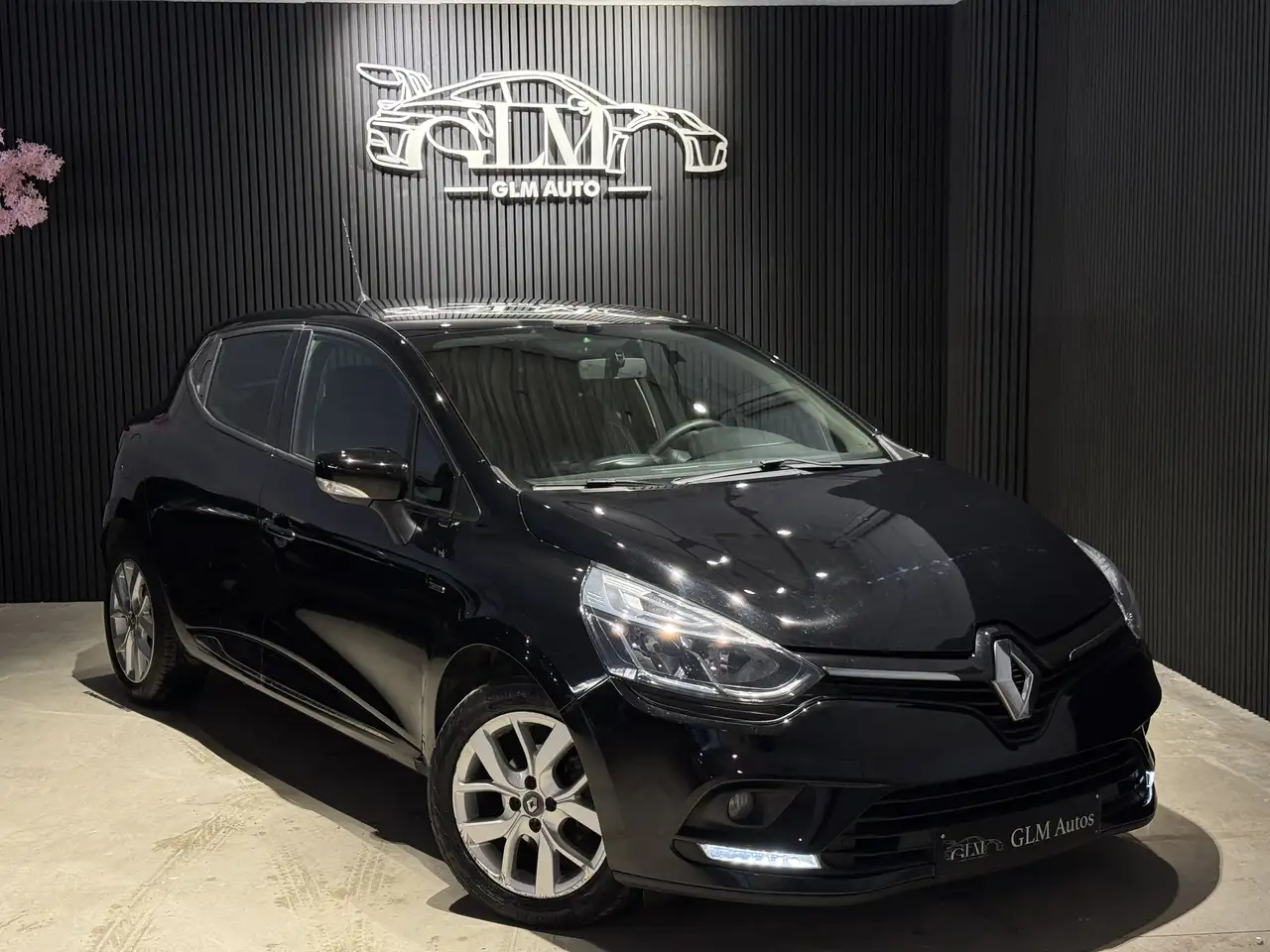 Renault Clio - Image 4