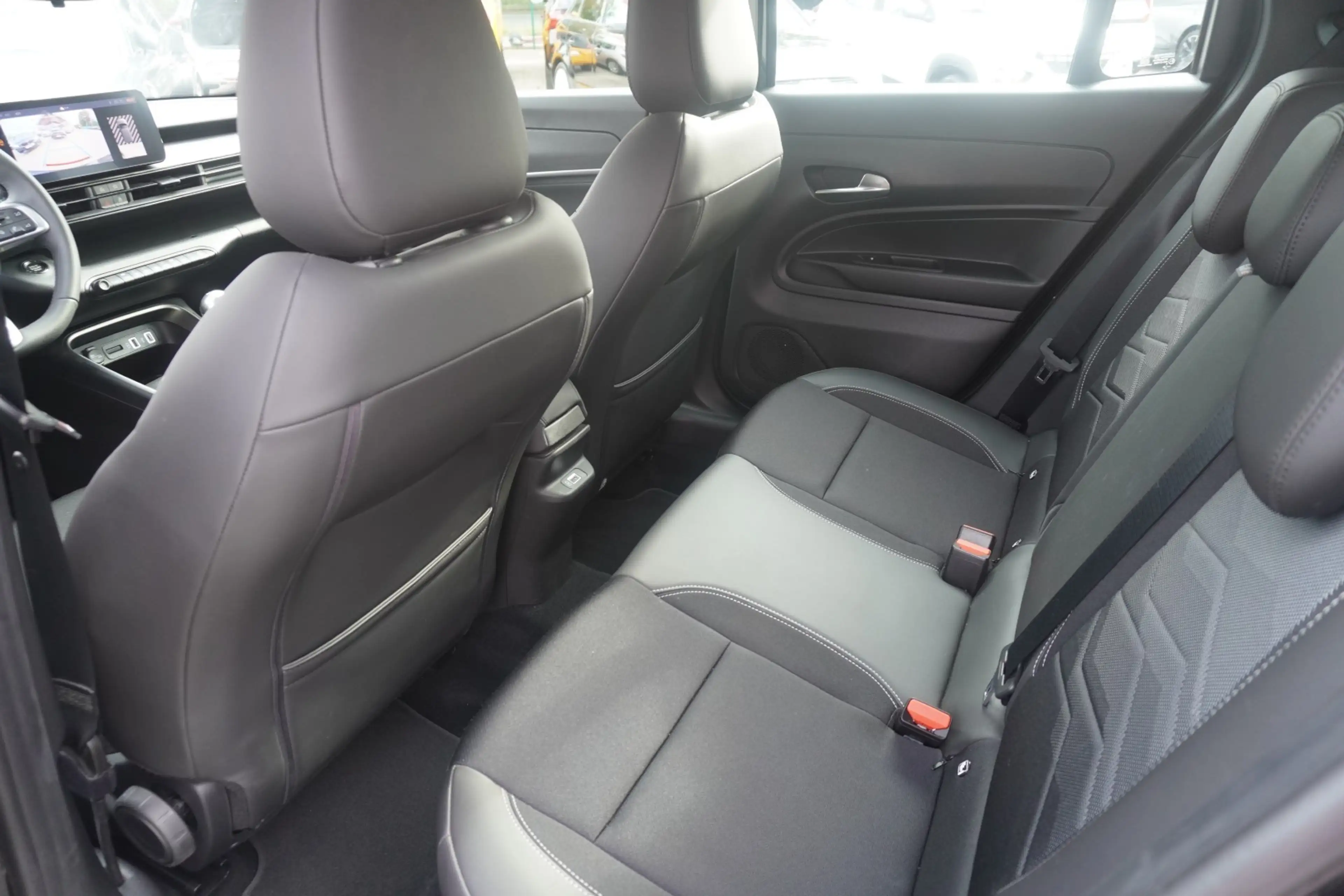 Jeep Avenger 1.2 Altitude LED Navi ACC Kamera DAB — photo 13