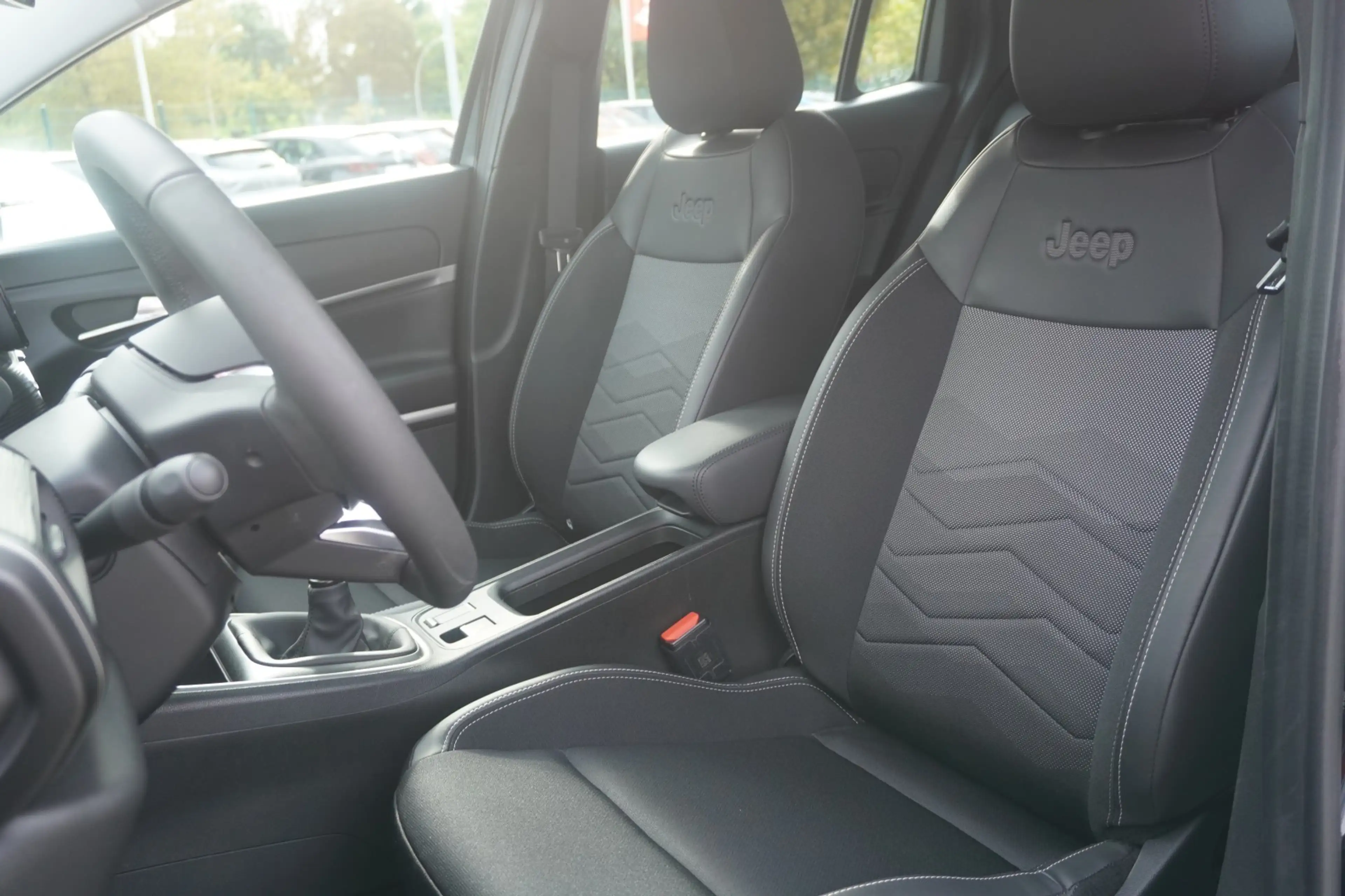 Jeep Avenger 1.2 Altitude LED Navi ACC Kamera DAB — photo 12