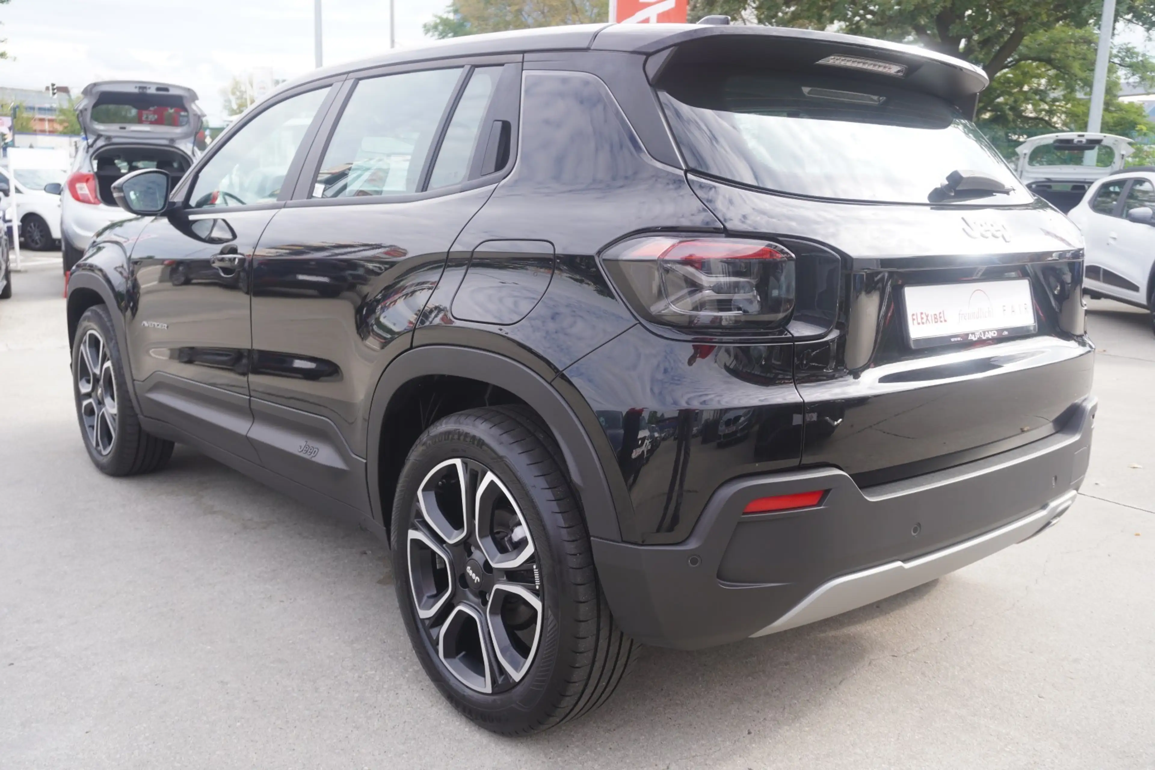 Jeep Avenger 1.2 Altitude LED Navi ACC Kamera DAB — photo 9