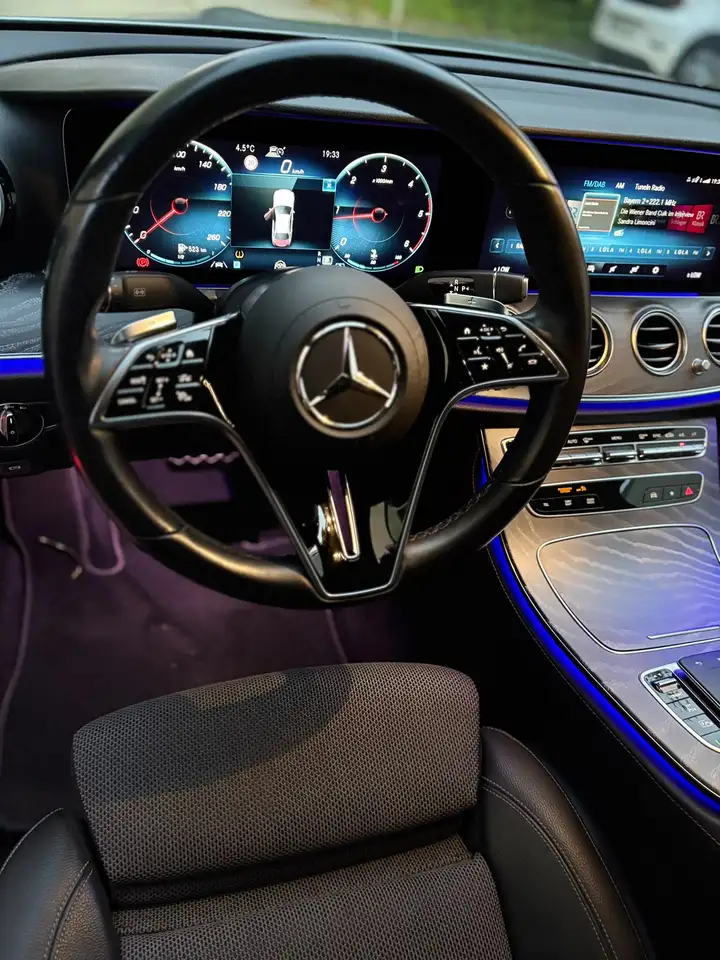 Mercedes-Benz E 220