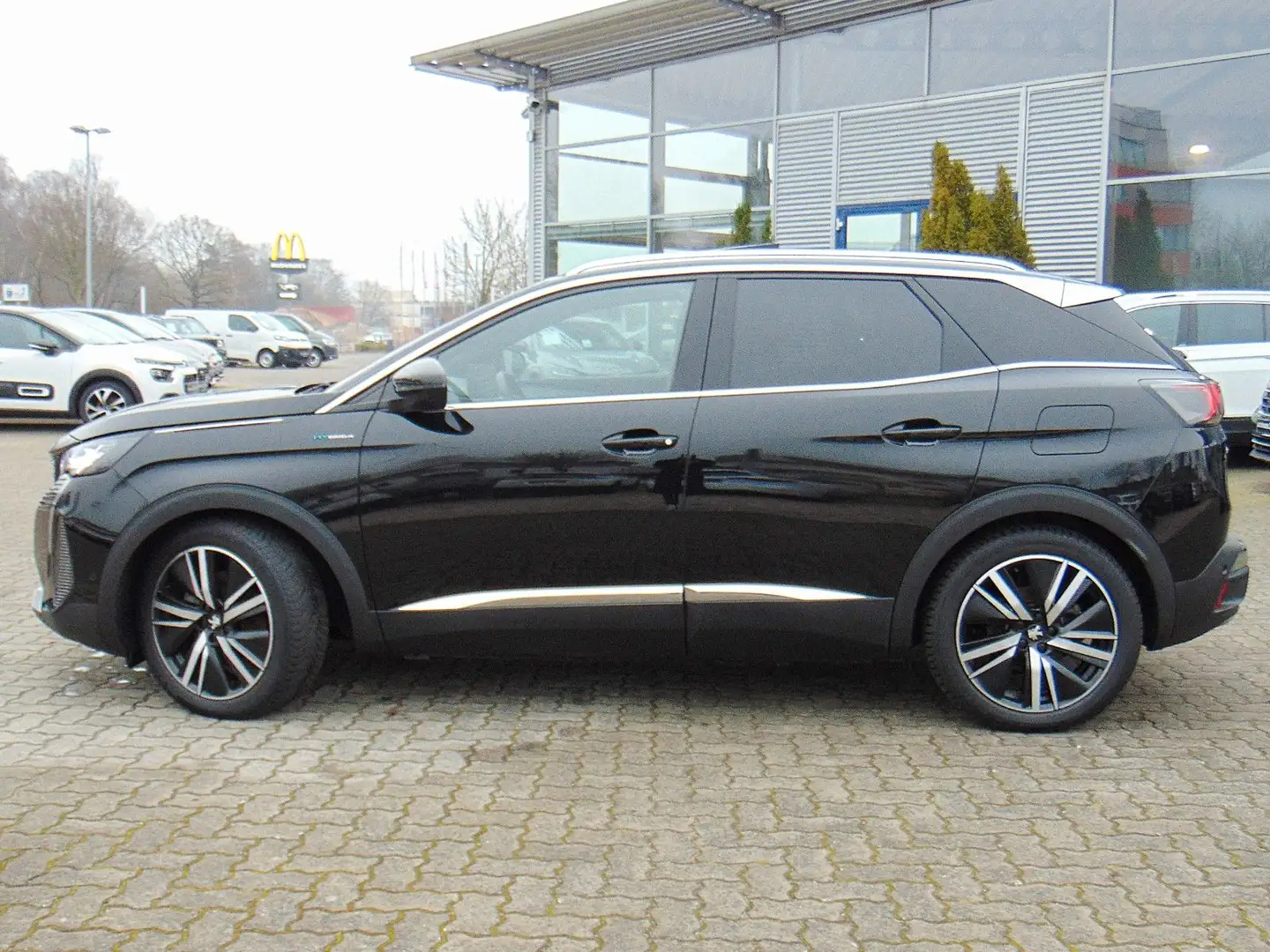 Peugeot 3008 Hybrid4 300 GT Schwarz - 2