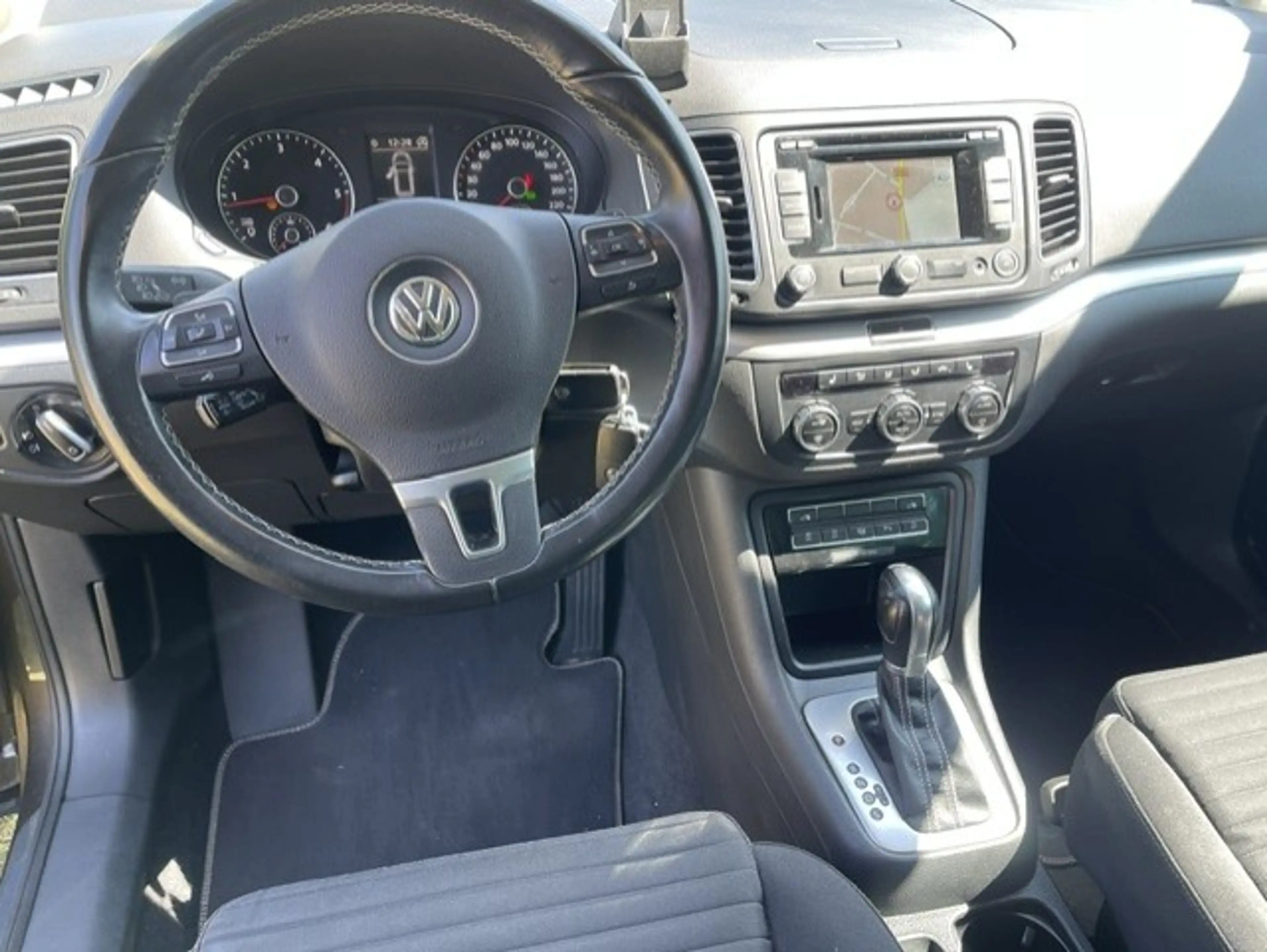 Volkswagen Sharan Sharan Diesel 2.0 TDI DSG BlueMotion Technology Cup — photo 11