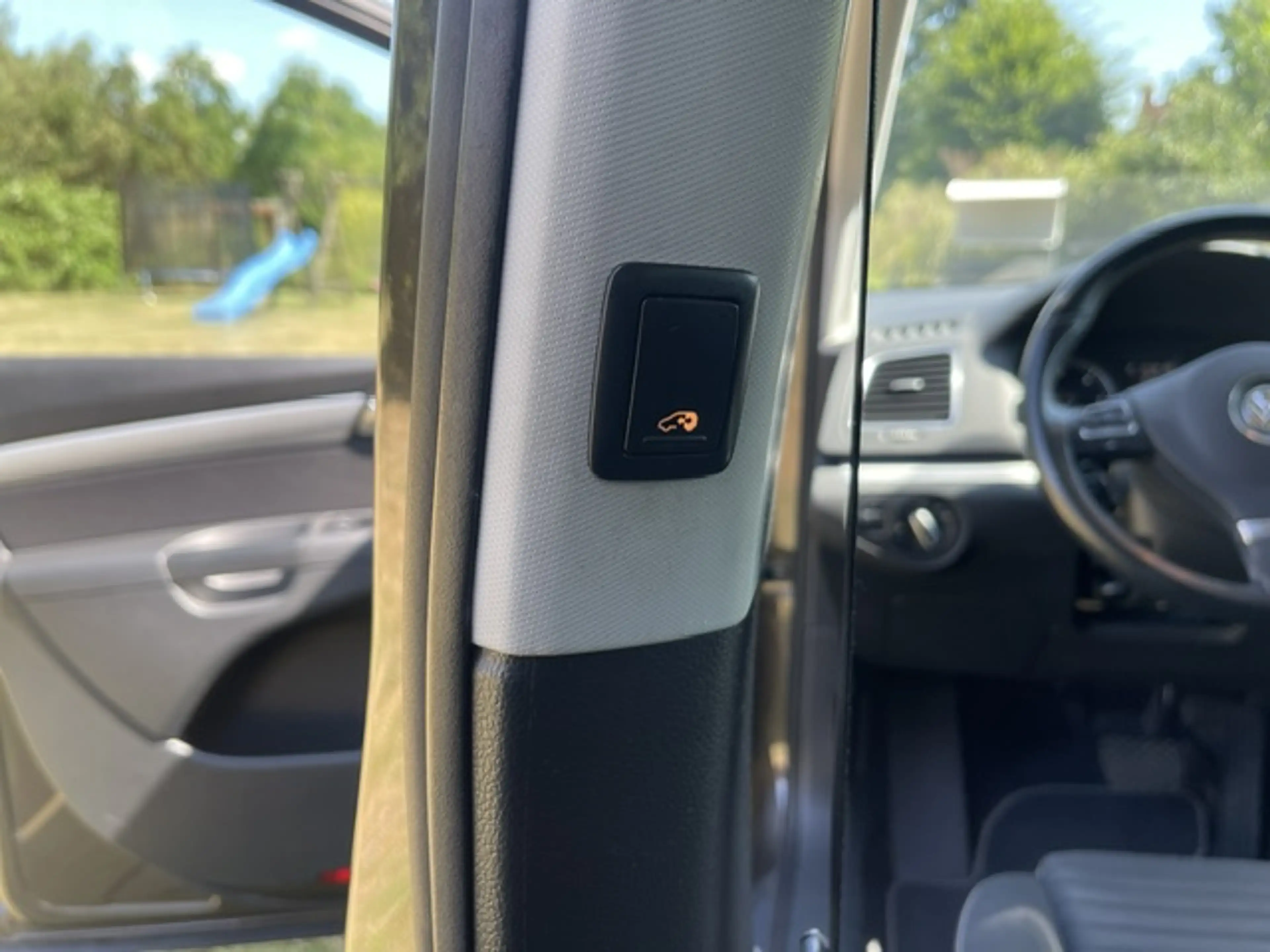 Volkswagen Sharan Sharan Diesel 2.0 TDI DSG BlueMotion Technology Cup — photo 12
