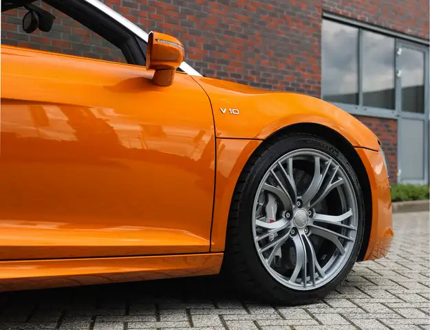 Audi R8 view 22