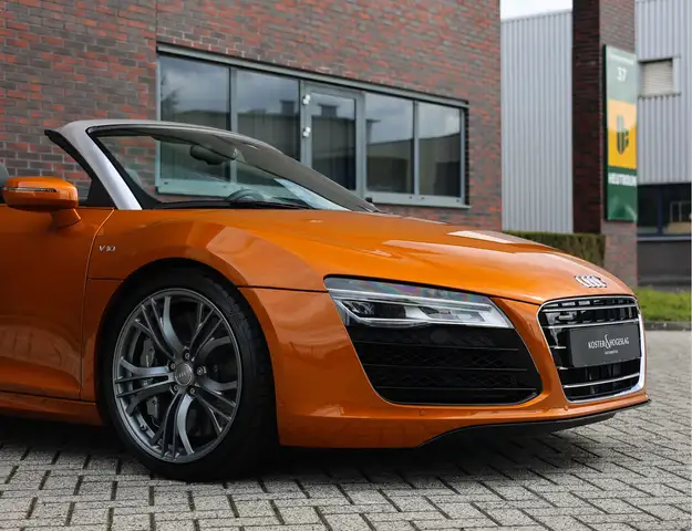 Audi R8 view 8