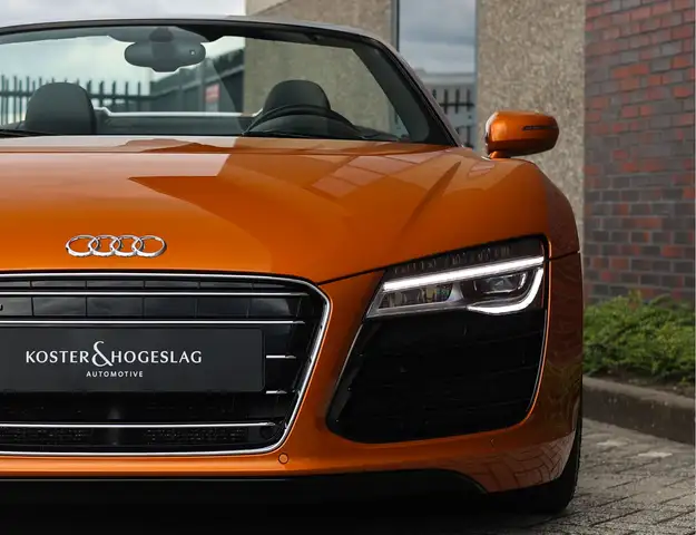 Audi R8 view 13