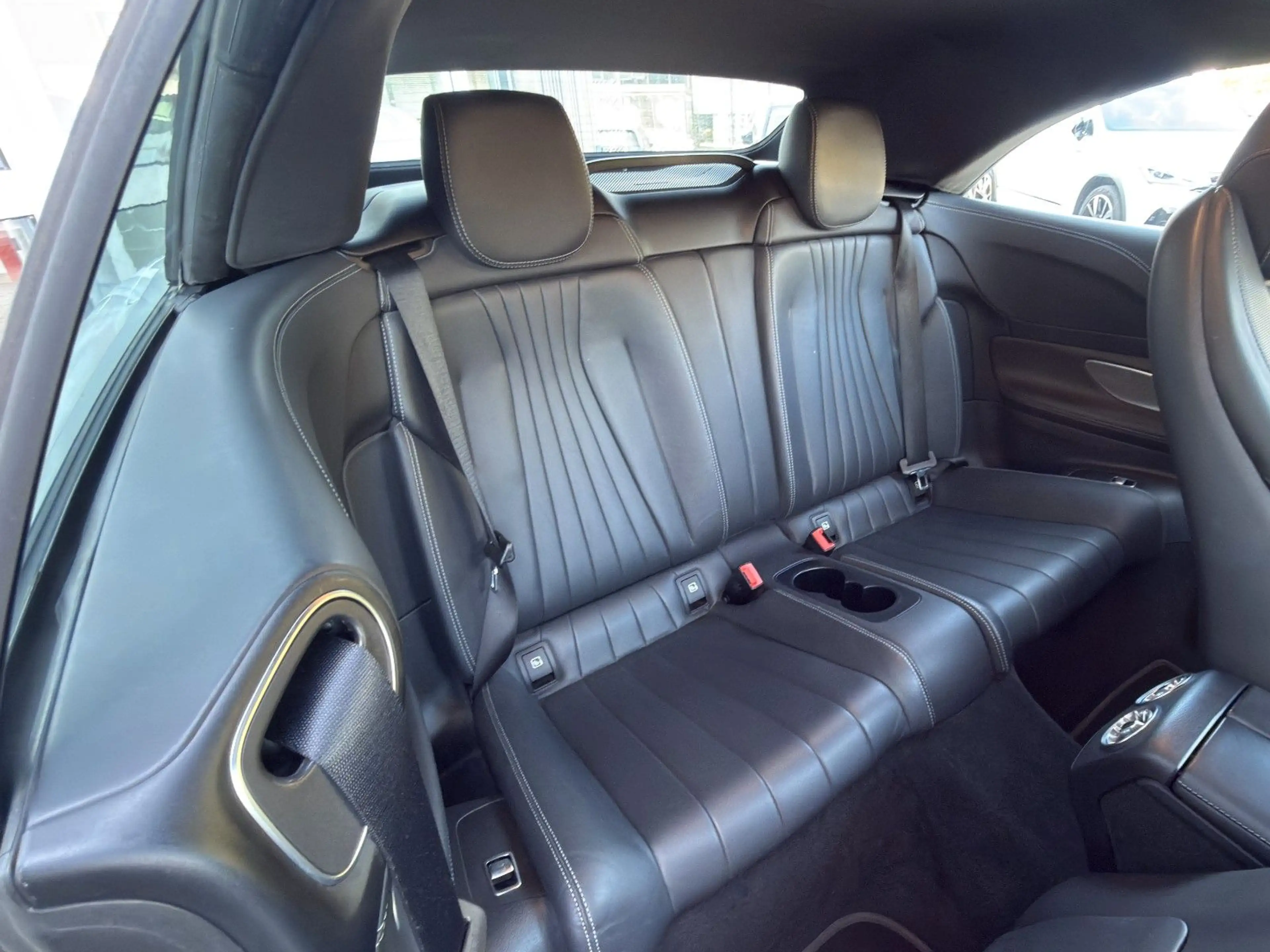 Mercedes-Benz E 400 d Cabrio 4M AMG SITZBELÜFT+HUD+AIRM+ACC+360 — photo 23