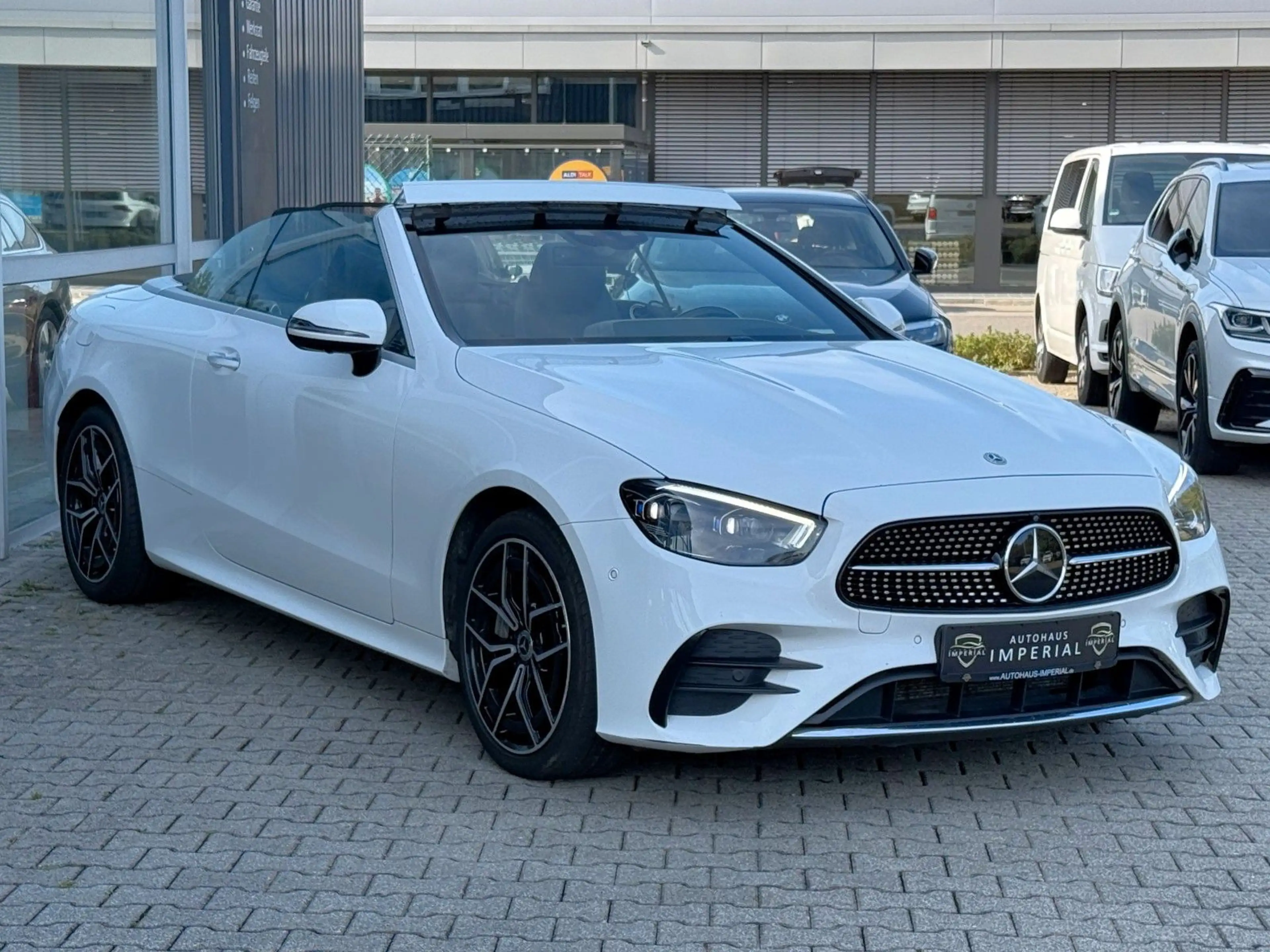 Mercedes-Benz E 400 d Cabrio 4M AMG SITZBELÜFT+HUD+AIRM+ACC+360 — photo 13