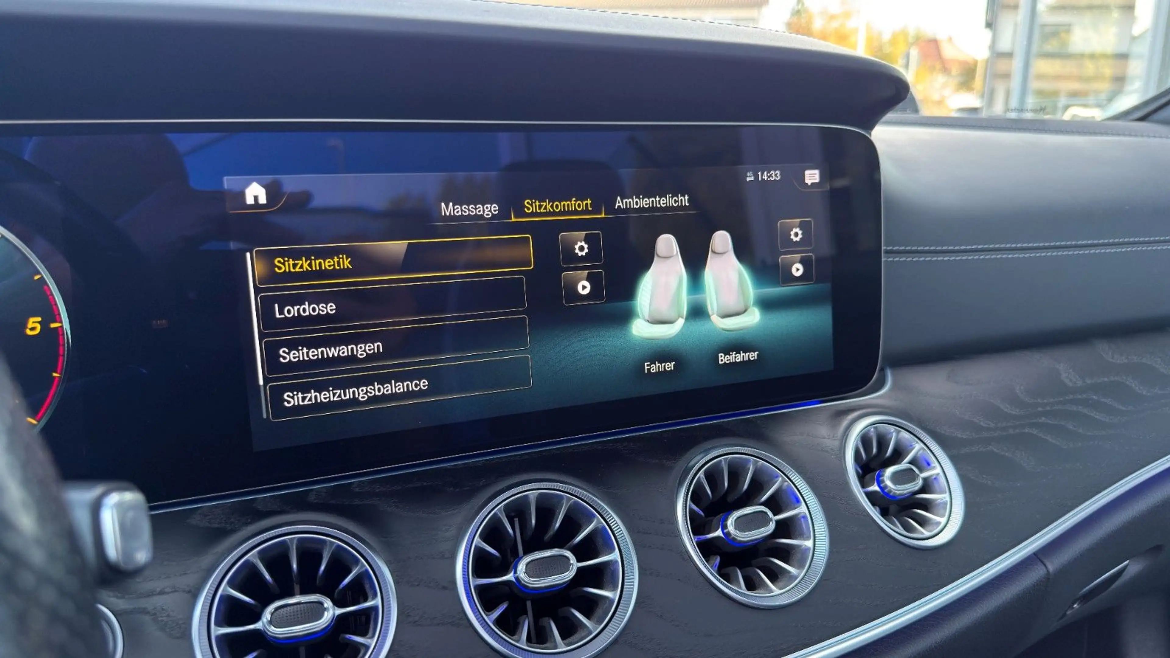 Mercedes-Benz E 400 d Cabrio 4M AMG SITZBELÜFT+HUD+AIRM+ACC+360 — photo 43