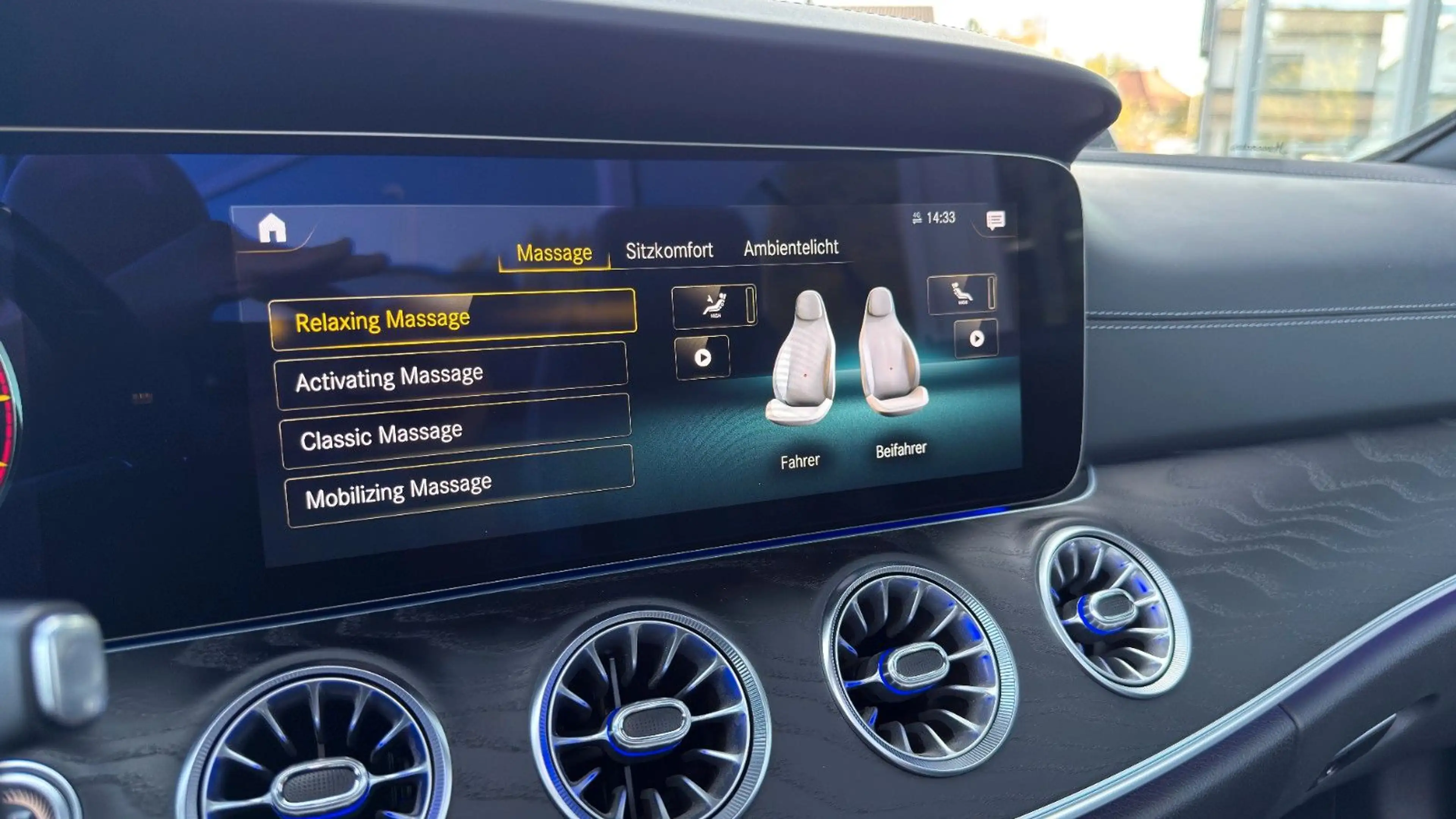 Mercedes-Benz E 400 d Cabrio 4M AMG SITZBELÜFT+HUD+AIRM+ACC+360 — photo 44