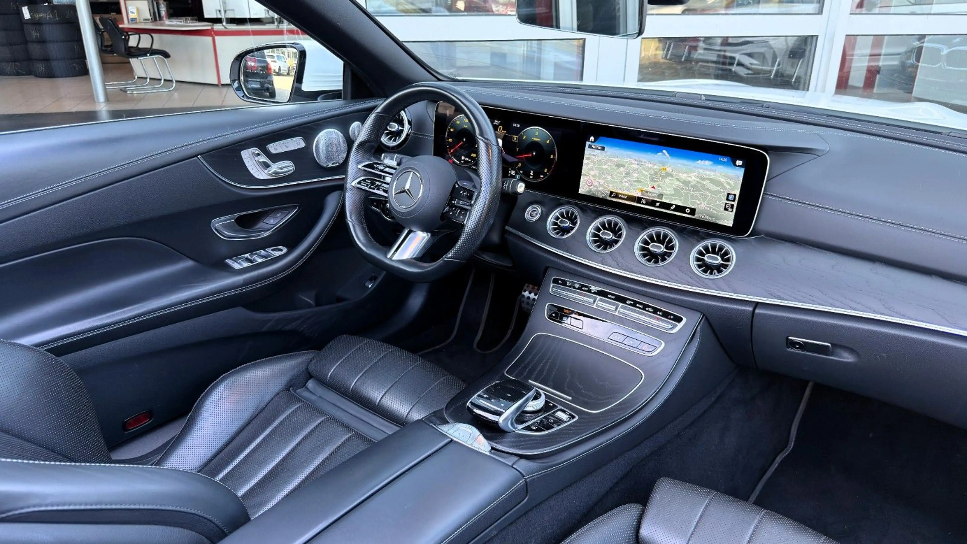 Mercedes-Benz E 400 d Cabrio 4M AMG SITZBELÜFT+HUD+AIRM+ACC+360 — photo 10