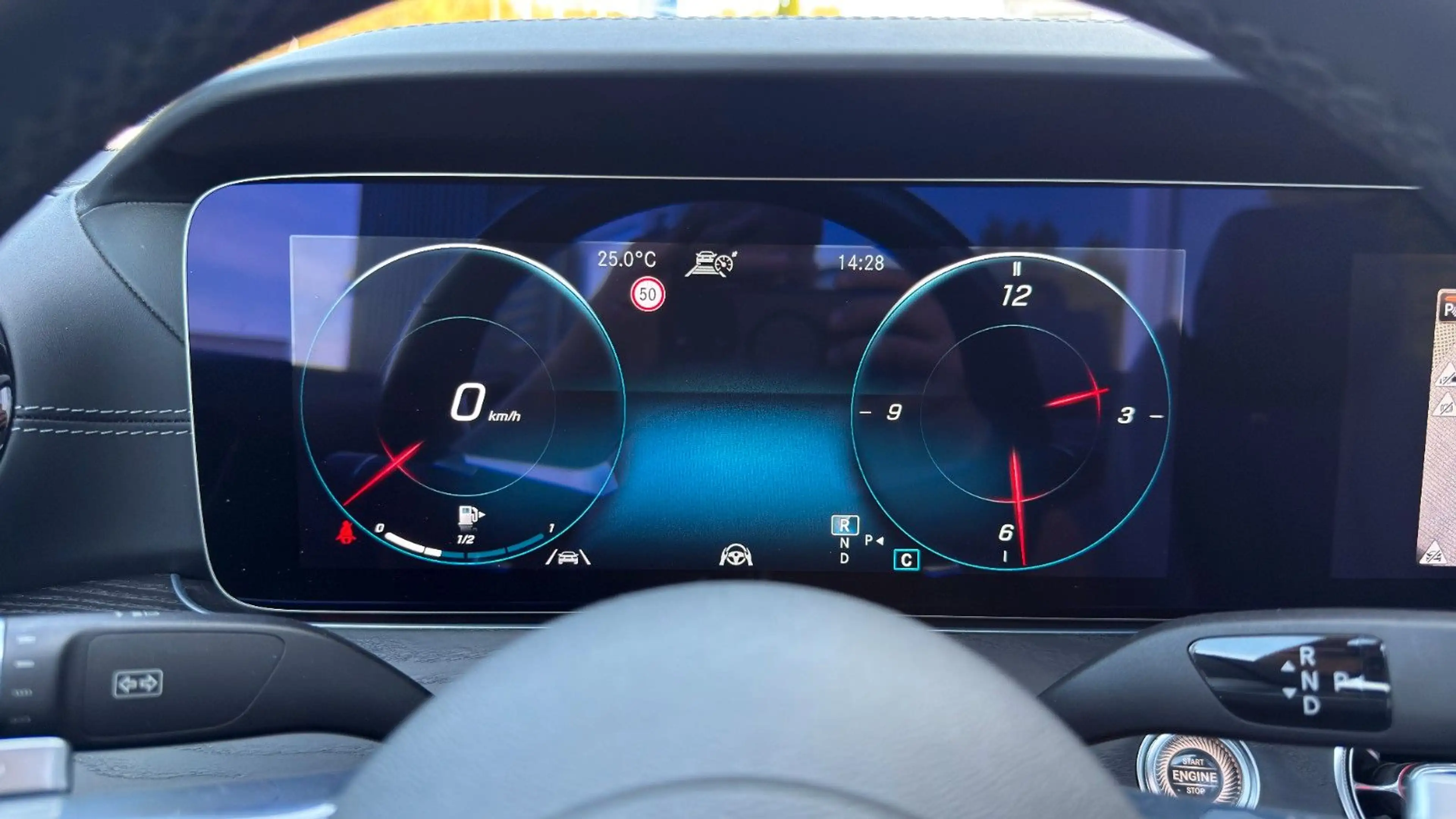 Mercedes-Benz E 400 d Cabrio 4M AMG SITZBELÜFT+HUD+AIRM+ACC+360 — photo 33