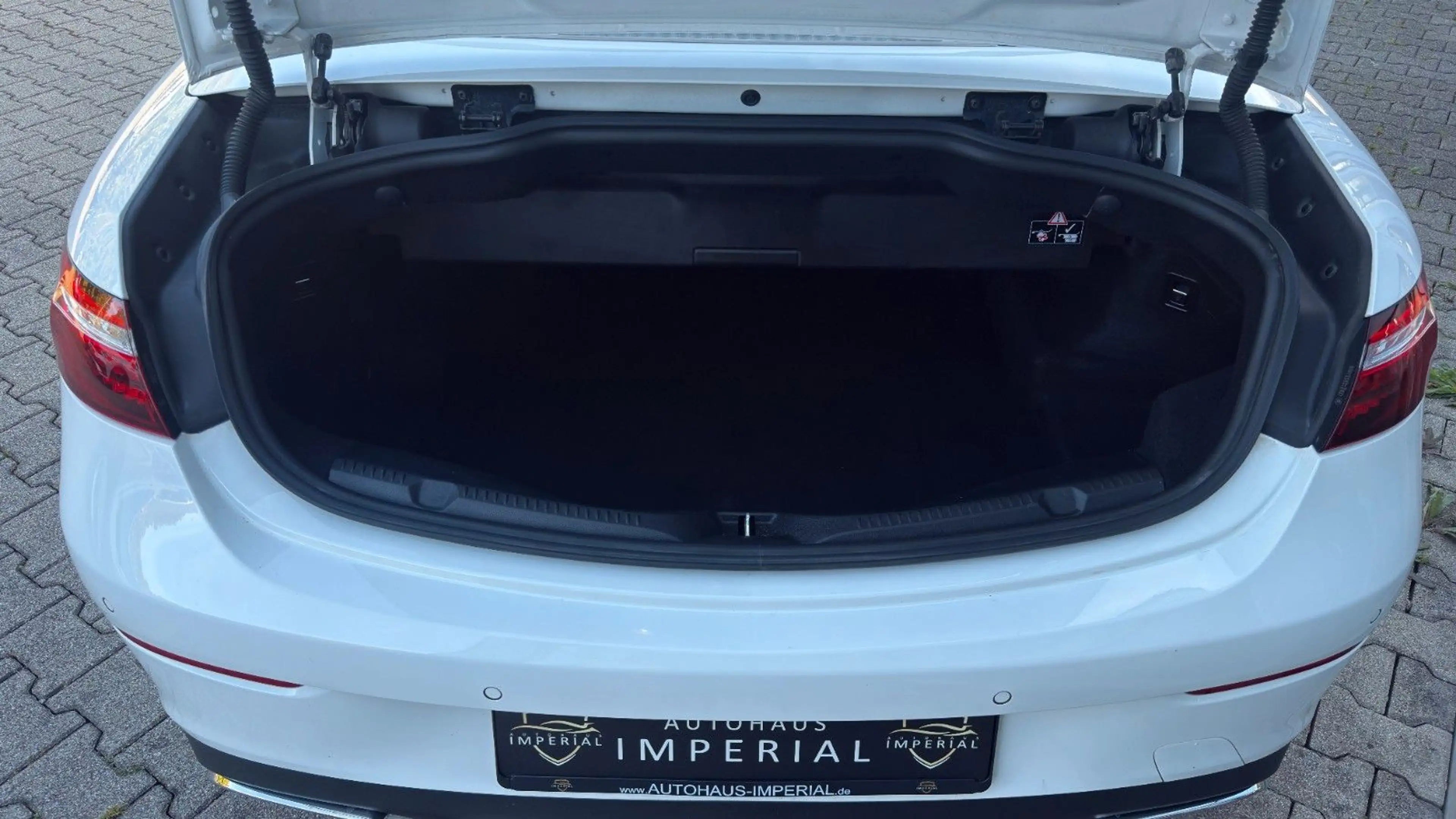 Mercedes-Benz E 400 d Cabrio 4M AMG SITZBELÜFT+HUD+AIRM+ACC+360 — photo 49