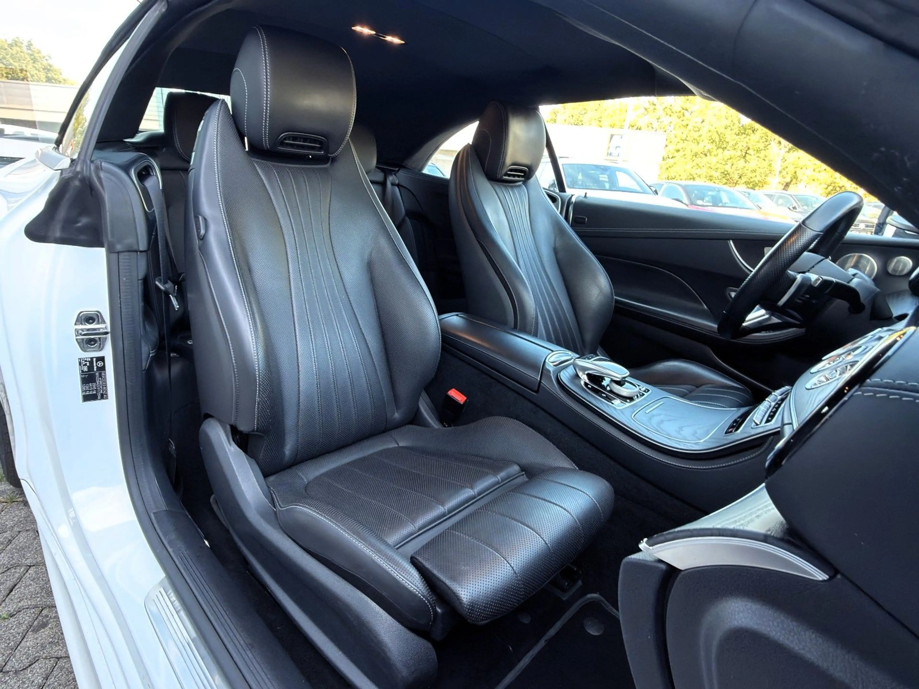 Mercedes-Benz E 400 d Cabrio 4M AMG SITZBELÜFT+HUD+AIRM+ACC+360 — photo 22