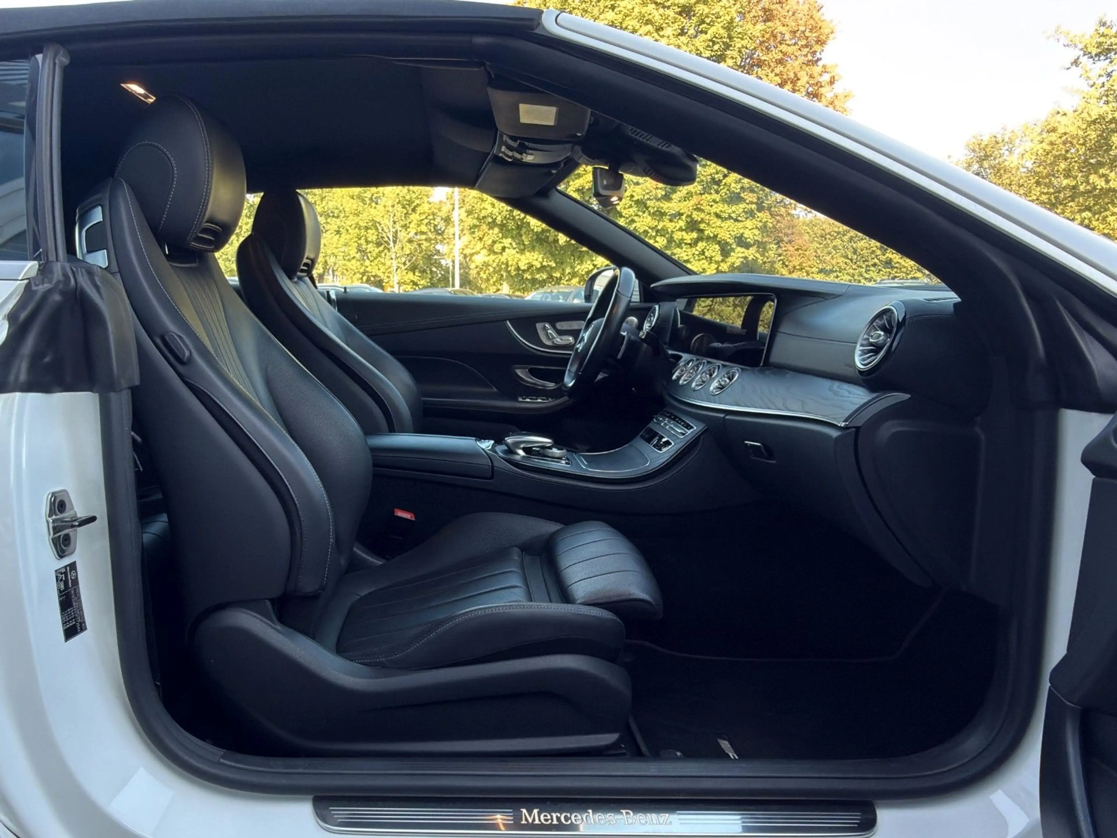 Mercedes-Benz E 400 d Cabrio 4M AMG SITZBELÜFT+HUD+AIRM+ACC+360 — photo 21
