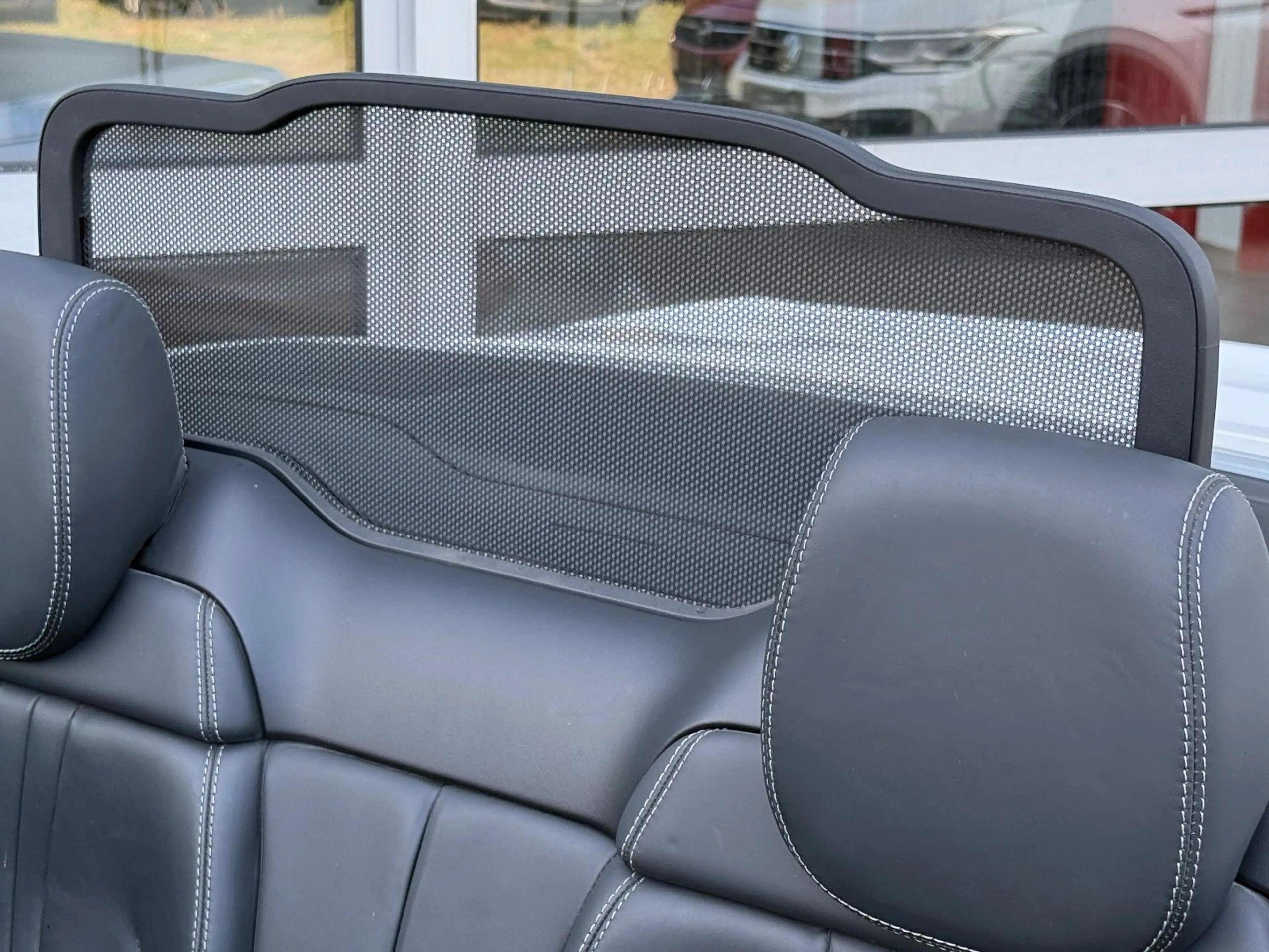 Mercedes-Benz E 400 d Cabrio 4M AMG SITZBELÜFT+HUD+AIRM+ACC+360 — photo 47