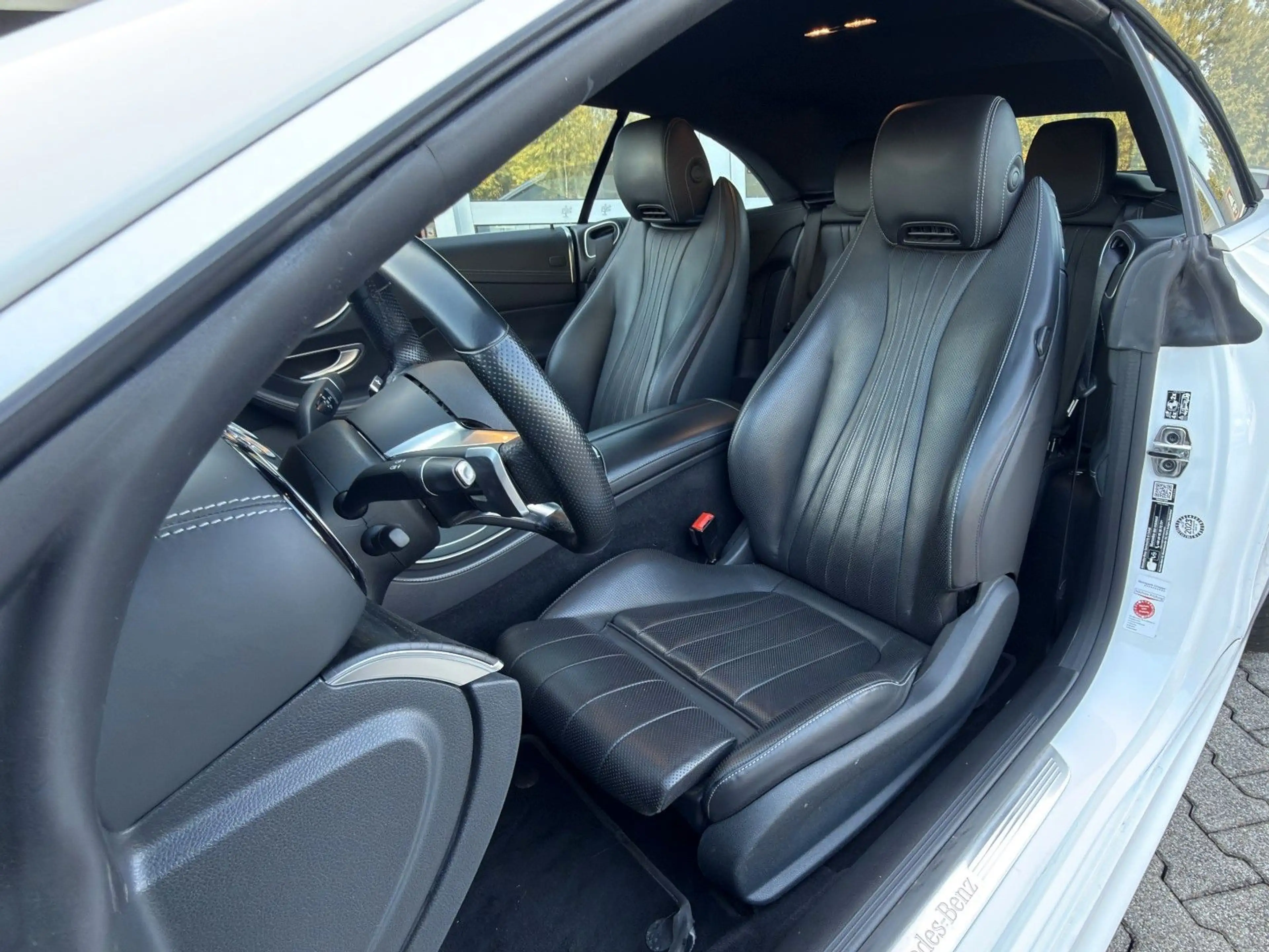 Mercedes-Benz E 400 d Cabrio 4M AMG SITZBELÜFT+HUD+AIRM+ACC+360 — photo 19