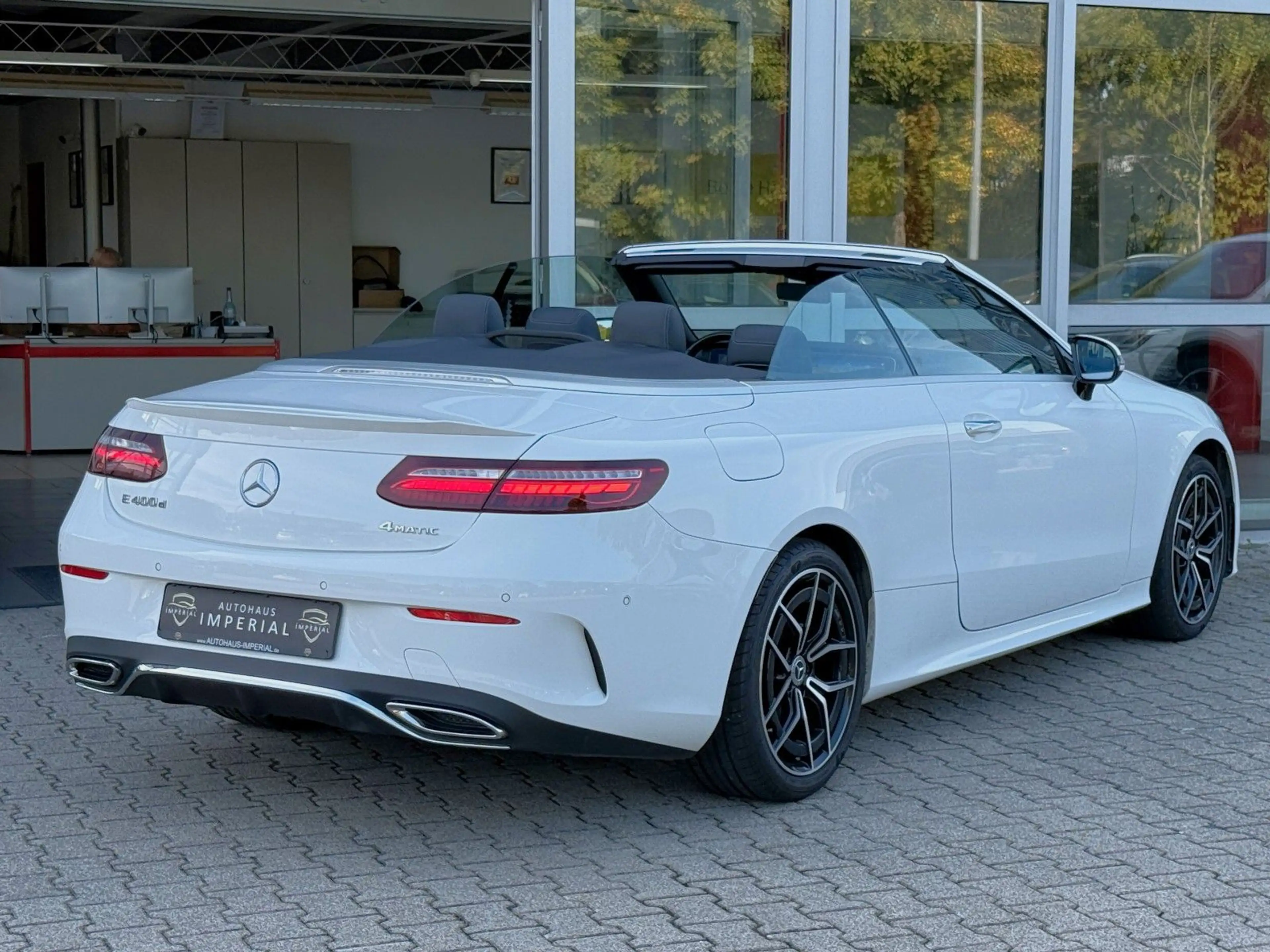 Mercedes-Benz E 400 d Cabrio 4M AMG SITZBELÜFT+HUD+AIRM+ACC+360 — photo 16