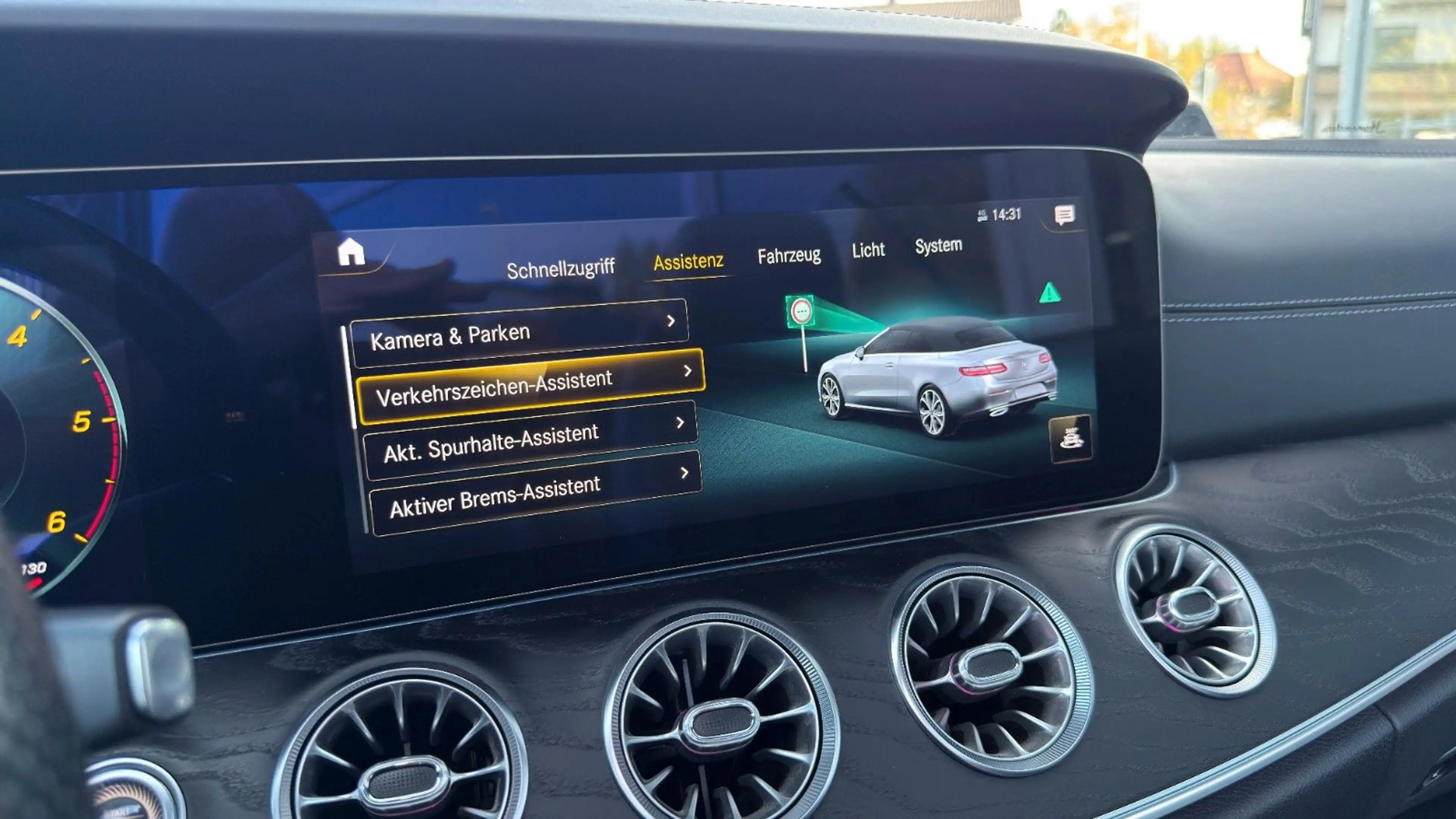 Mercedes-Benz E 400 d Cabrio 4M AMG SITZBELÜFT+HUD+AIRM+ACC+360 — photo 35