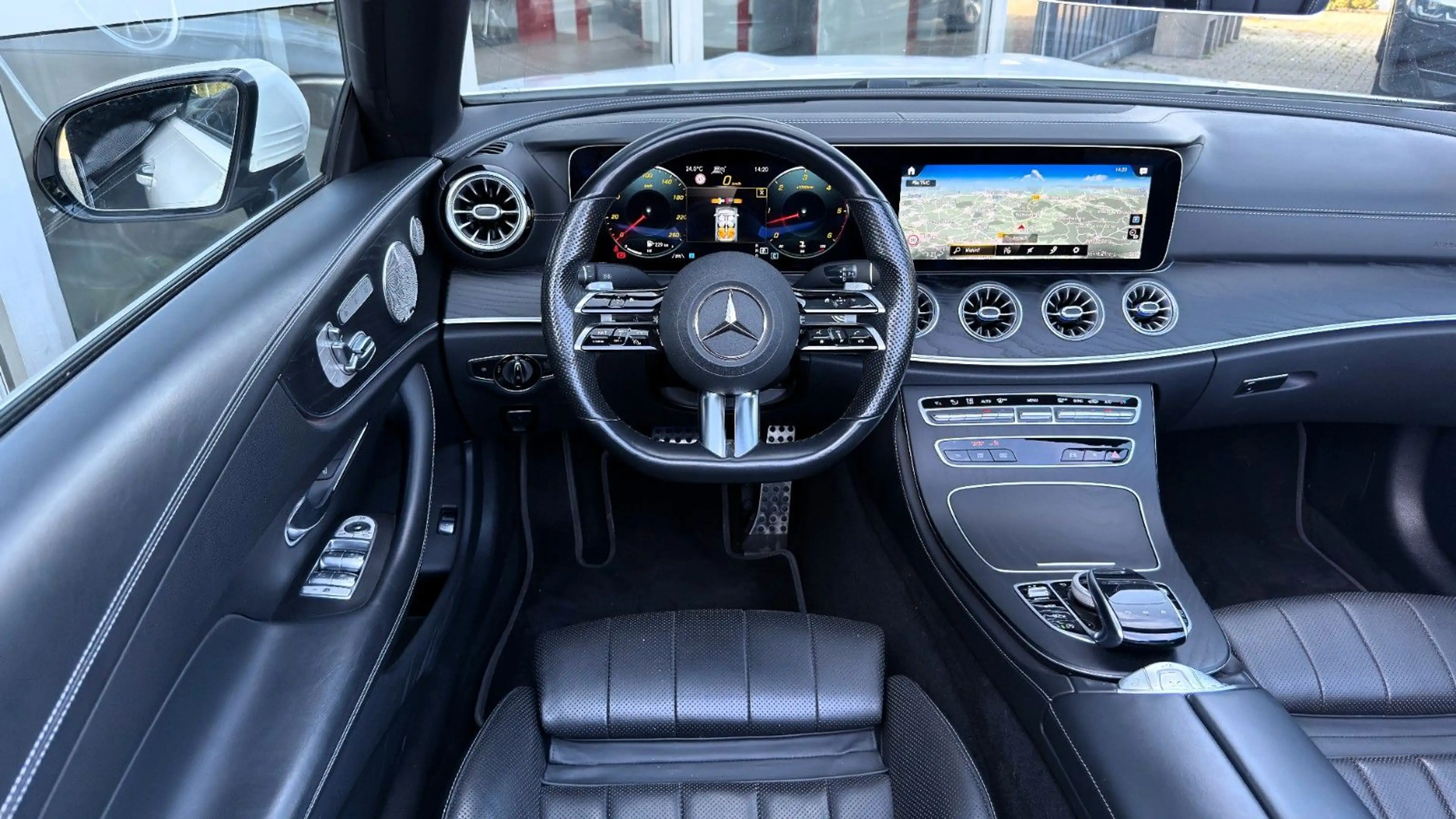 Mercedes-Benz E 400 d Cabrio 4M AMG SITZBELÜFT+HUD+AIRM+ACC+360 — photo 8