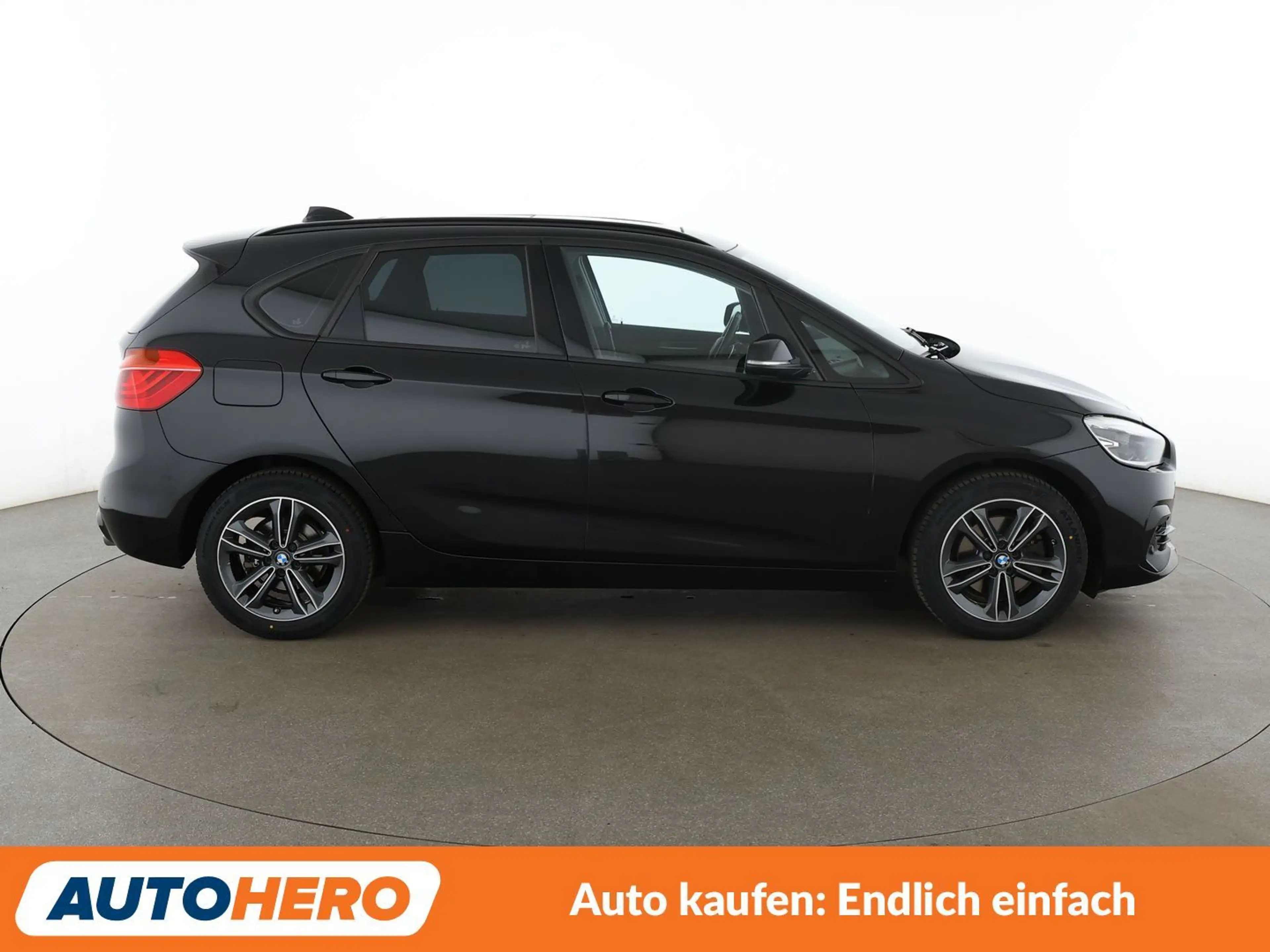 BMW 220 220i Active Tourer Sport Line Aut.*NAV*TEMPO*CAM* — photo 7