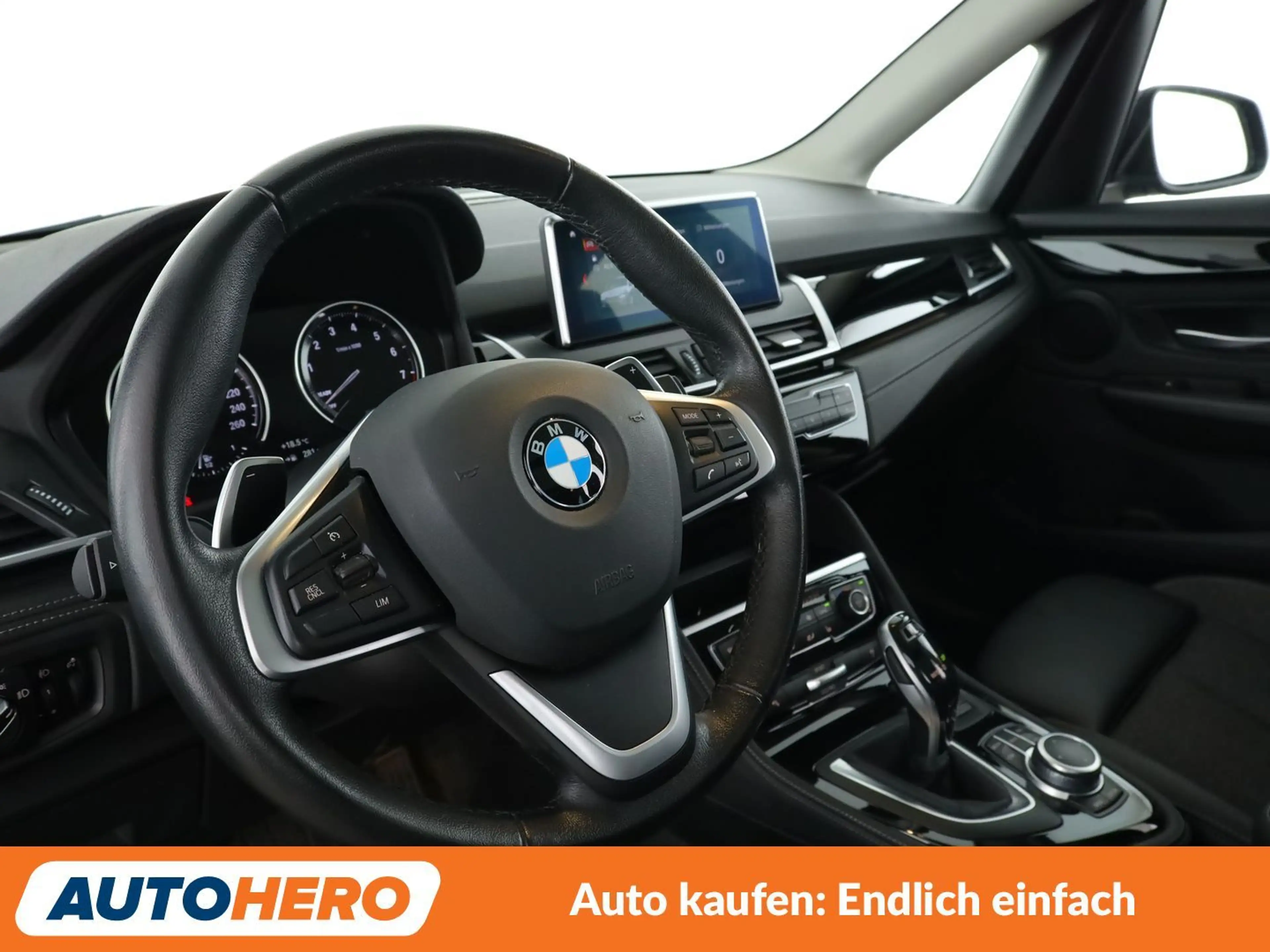 BMW 220 220i Active Tourer Sport Line Aut.*NAV*TEMPO*CAM* — photo 11
