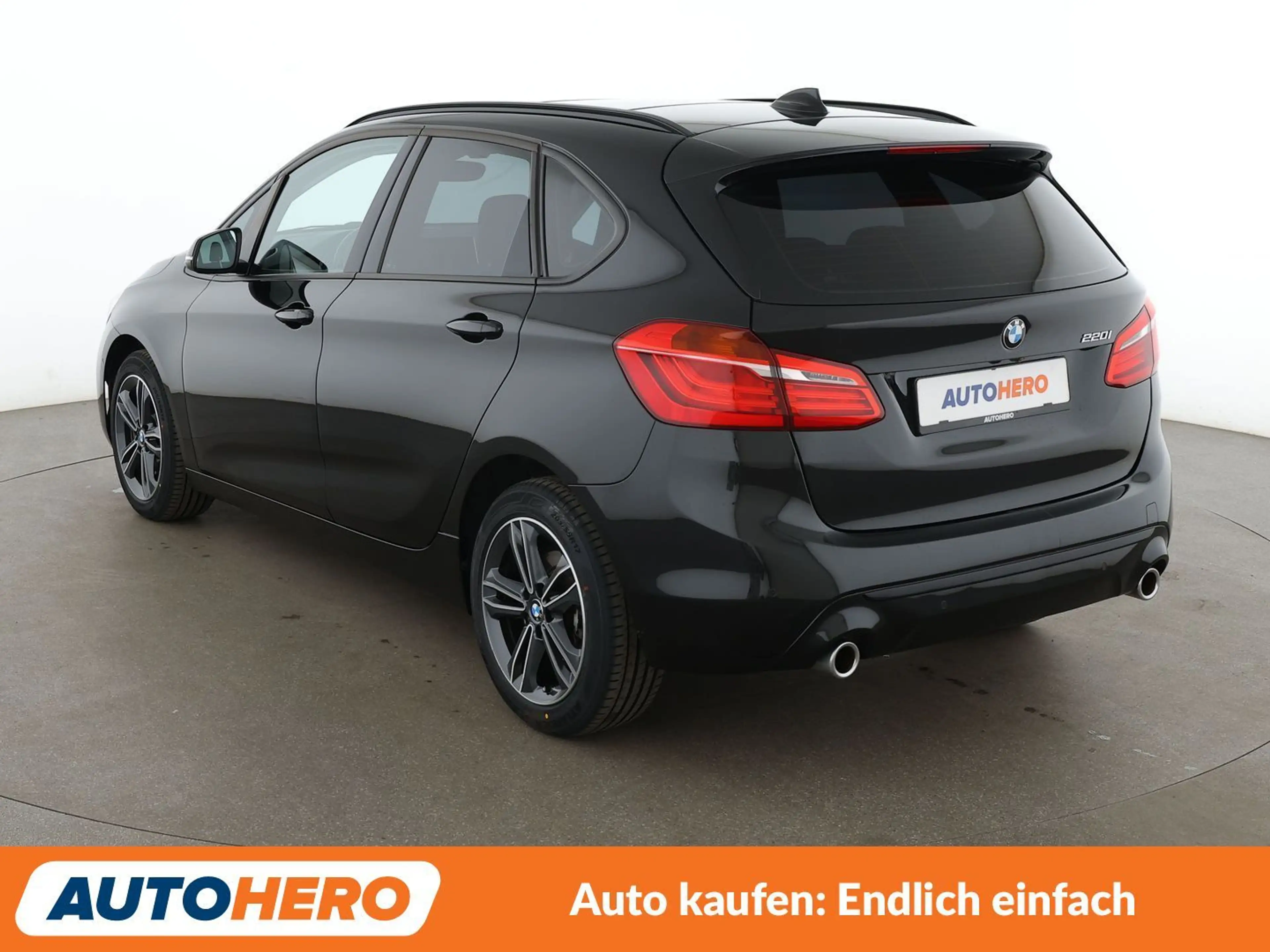 BMW 220 220i Active Tourer Sport Line Aut.*NAV*TEMPO*CAM* — photo 4