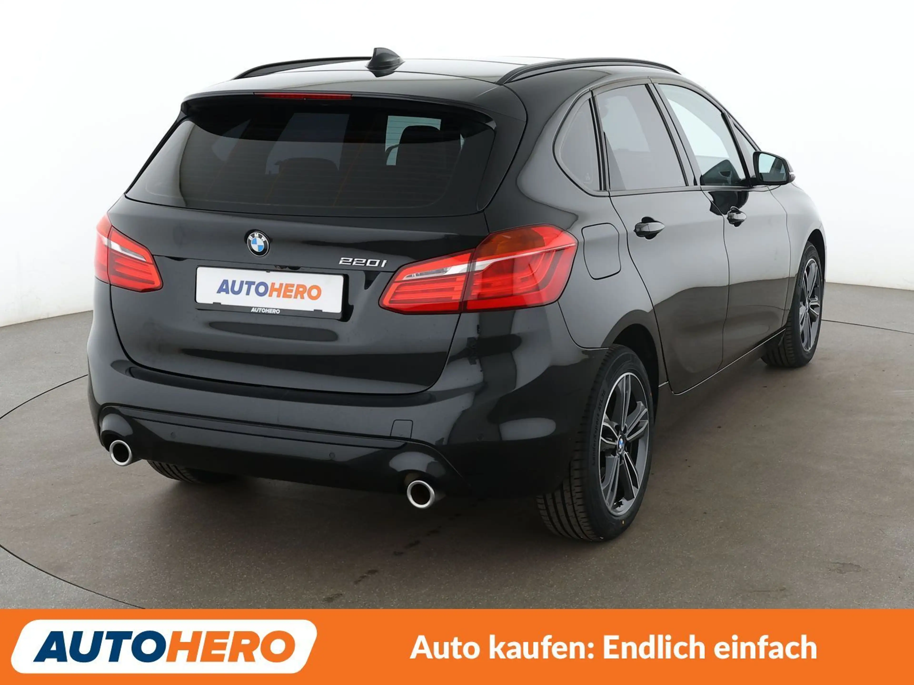 BMW 220 220i Active Tourer Sport Line Aut.*NAV*TEMPO*CAM* — photo 6