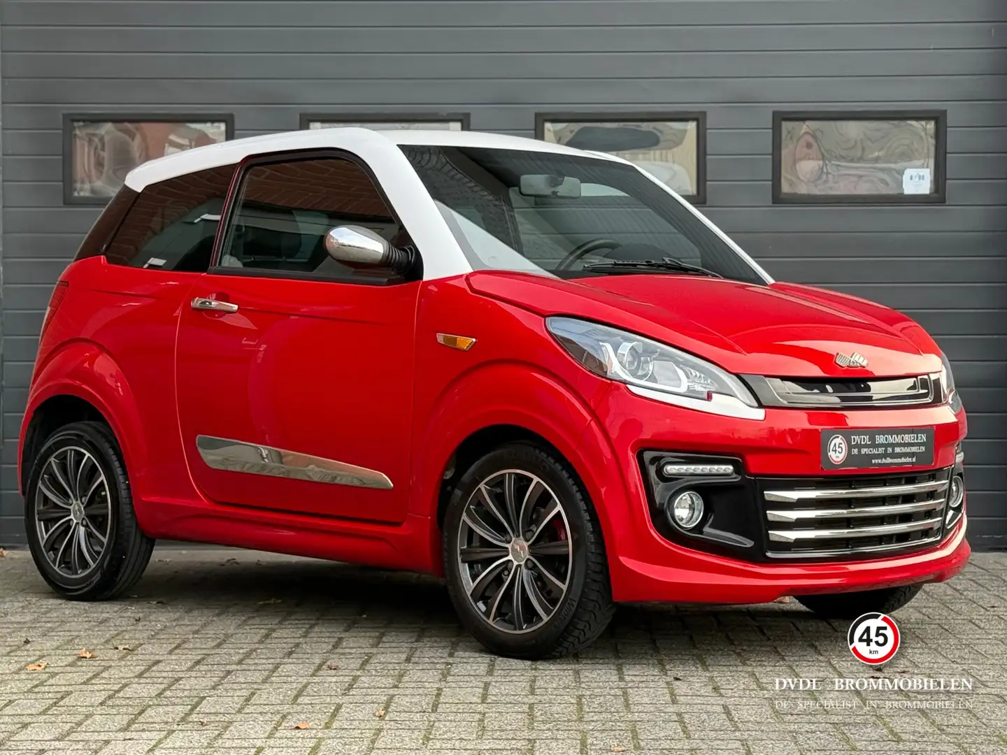 Ligier JS50L Elegance DCI Brommobiel 45km 2017 31dkm ZGAN Rood - 2