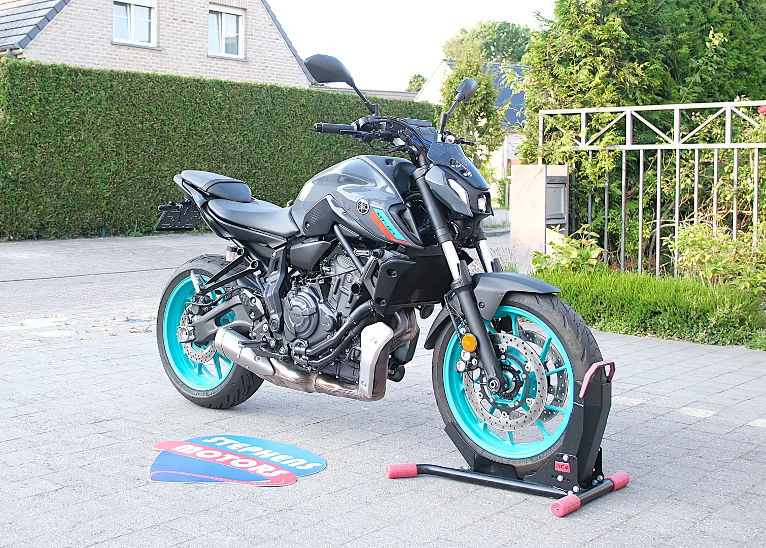 Yamaha MT-07 MT 07 Cayan Storm Gris - 1