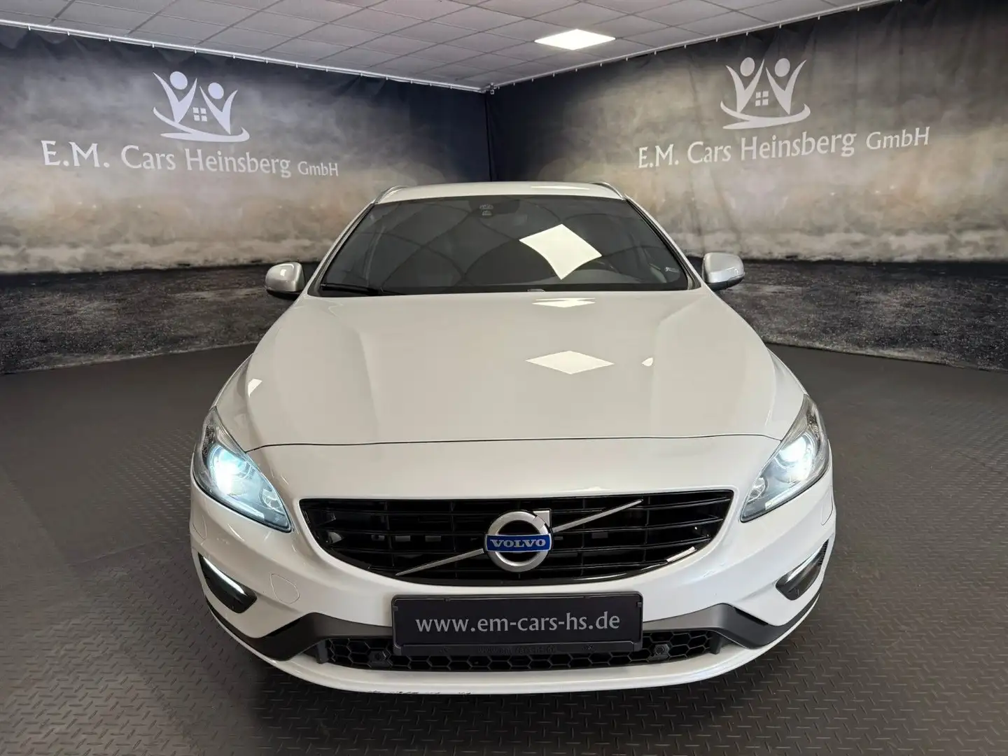 Volvo V60 Kombi T3 R-Design Kinetic Business Sensus Weiß - 2