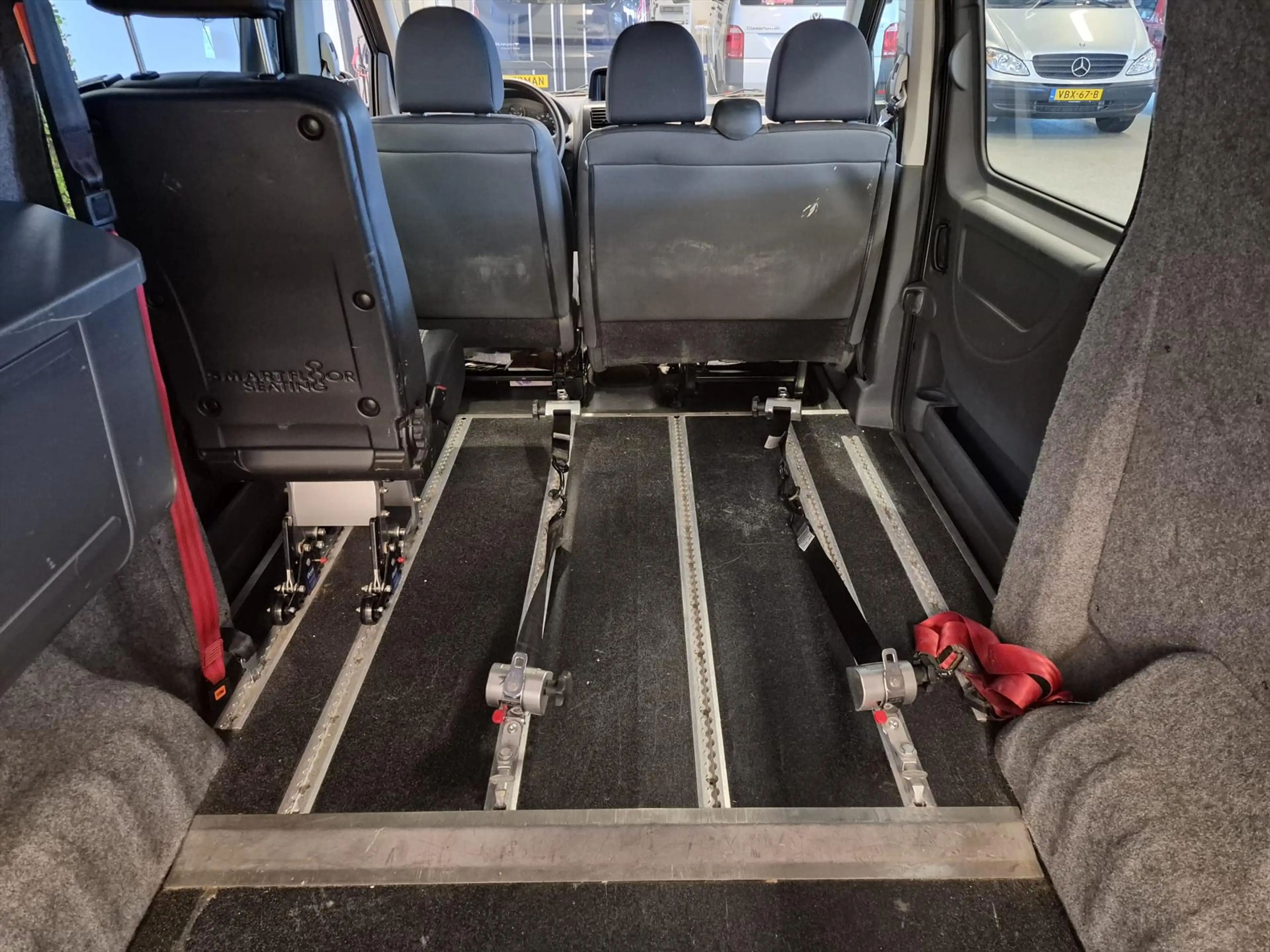 Peugeot Expert L2H1 Rolstoelbus 4+1 (airco) — photo 5