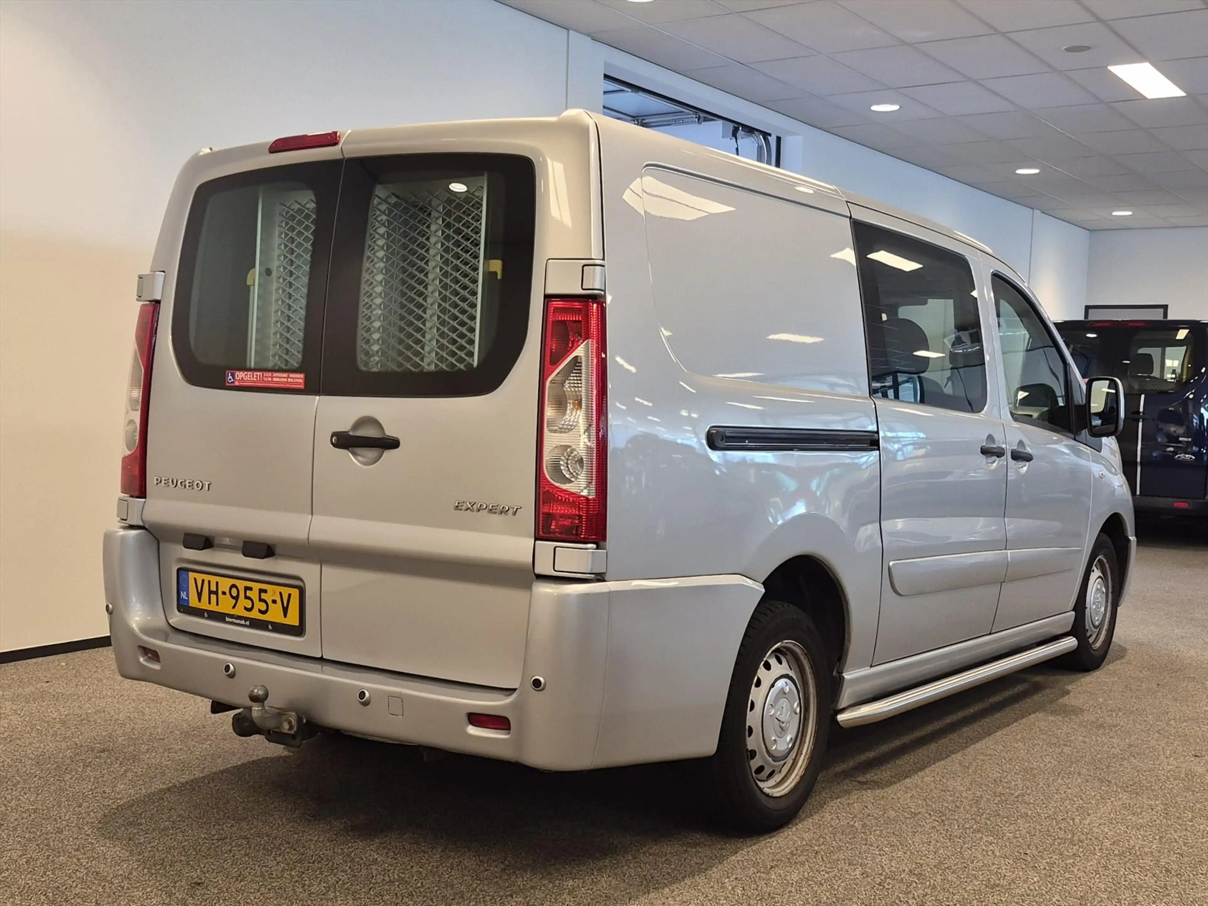 Peugeot Expert L2H1 Rolstoelbus 4+1 (airco) — photo 13